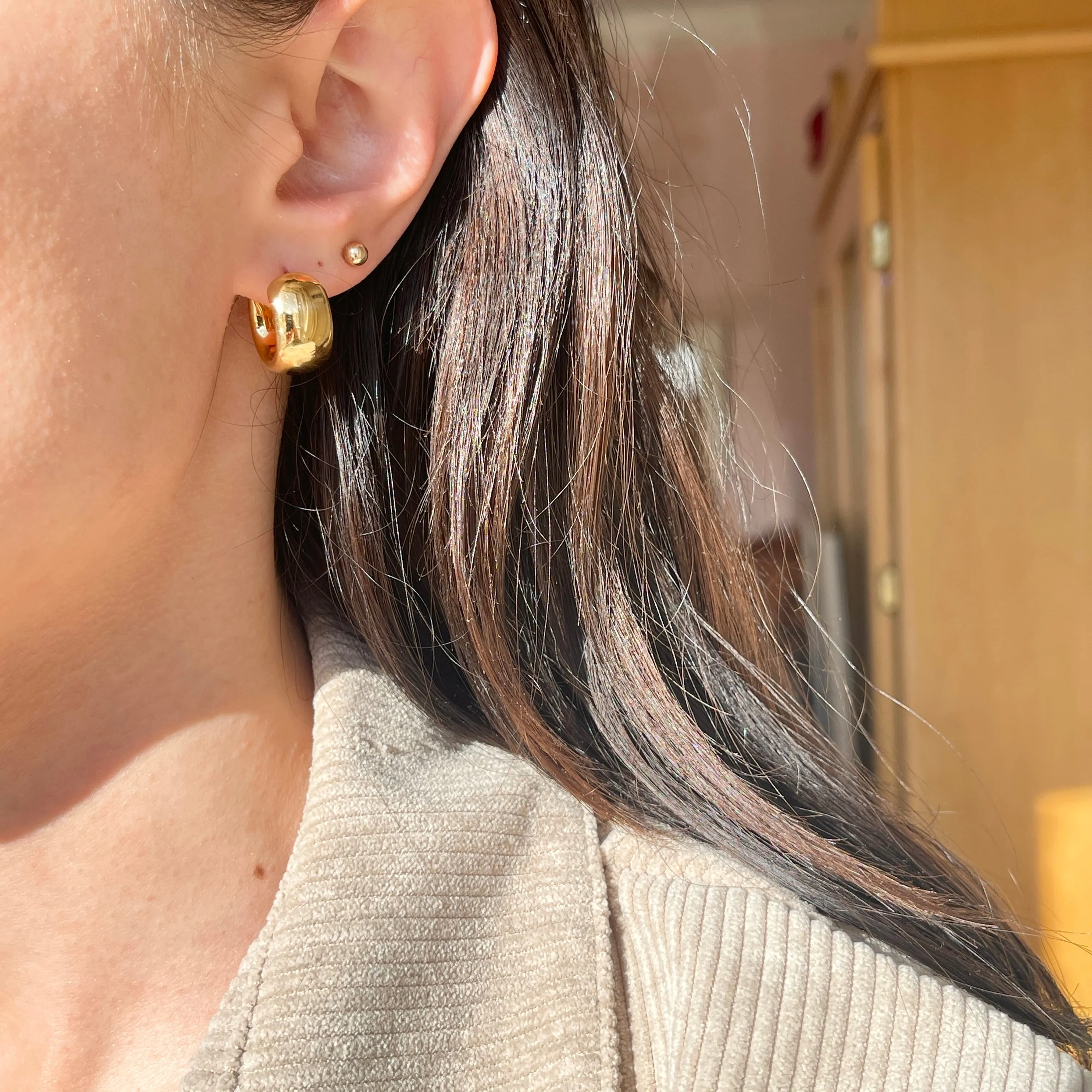 14KT Yellow Gold Shiny 9mm Wide Puffed Huggie Hoop Earrings 18mm
