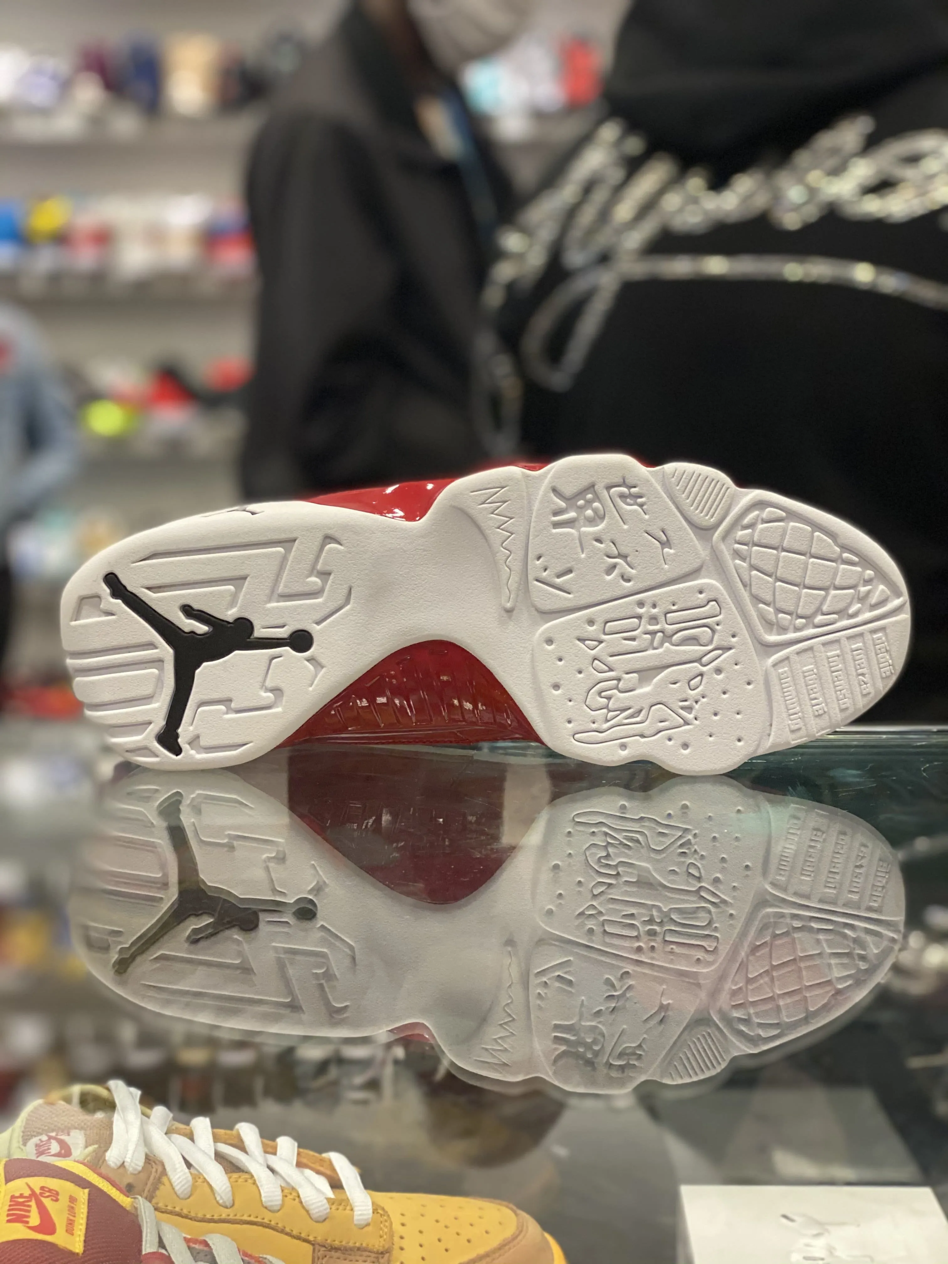 Air Jordan 9 Retro “White Gym Red”