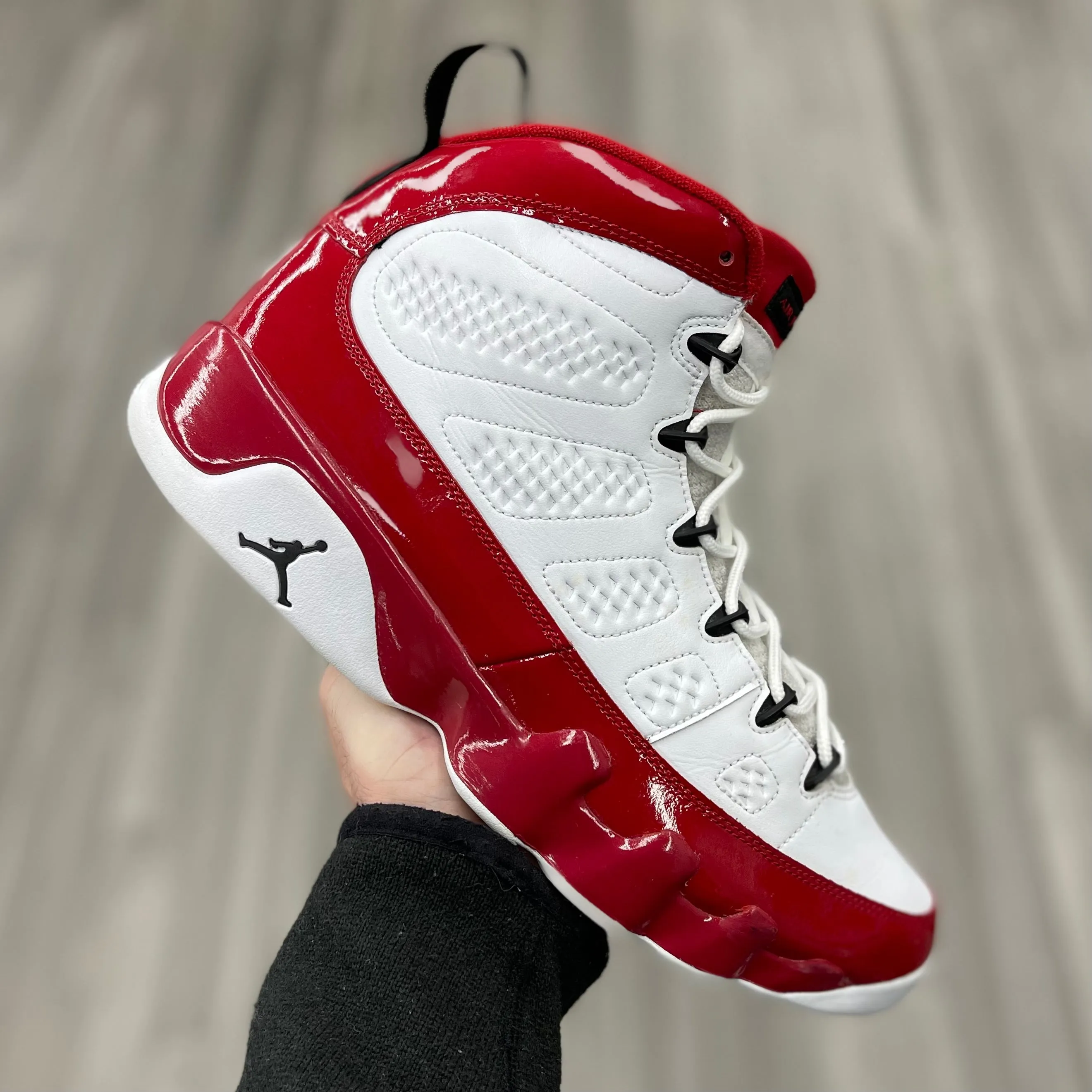 Air Jordan 9 Retro “White Gym Red”