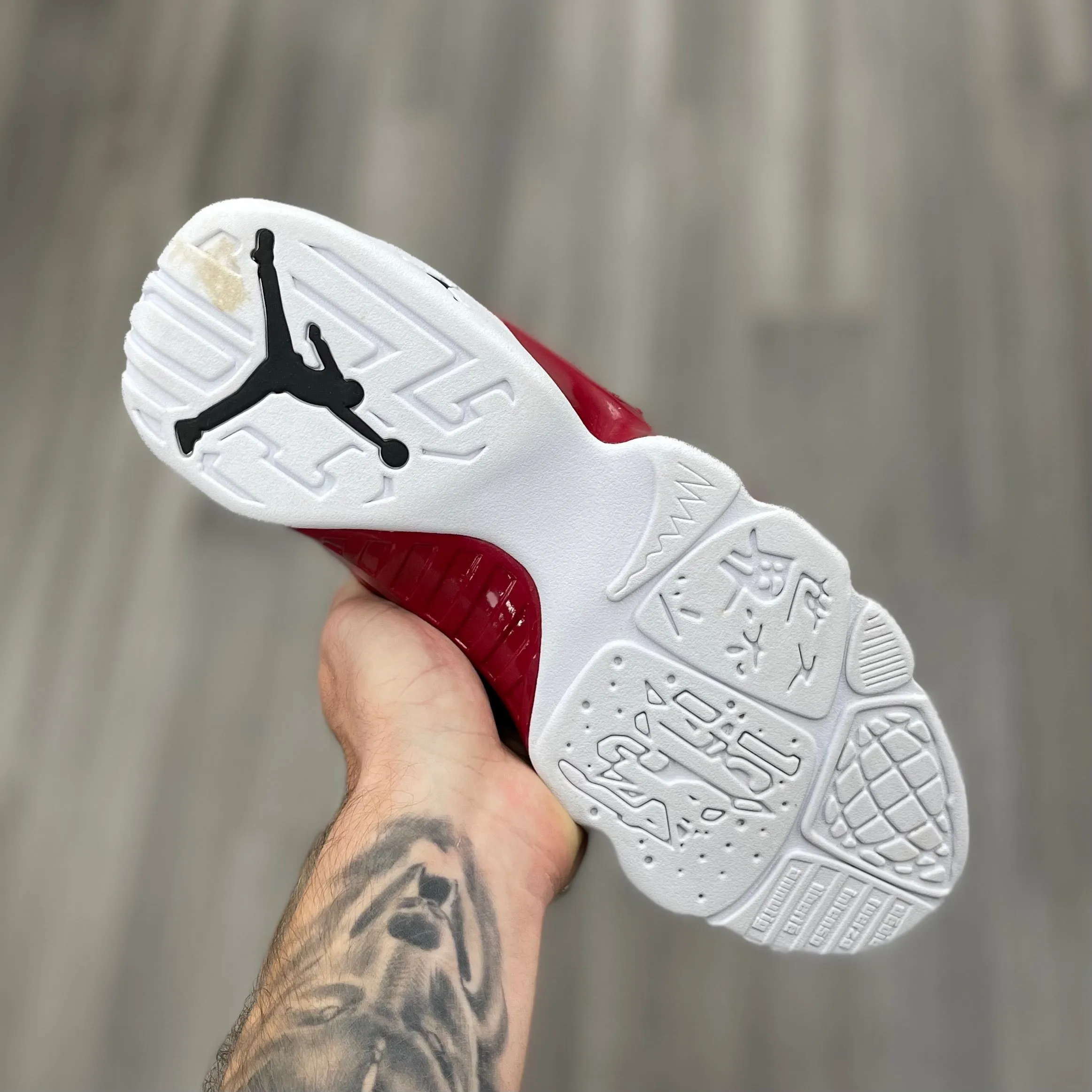 Air Jordan 9 Retro “White Gym Red”