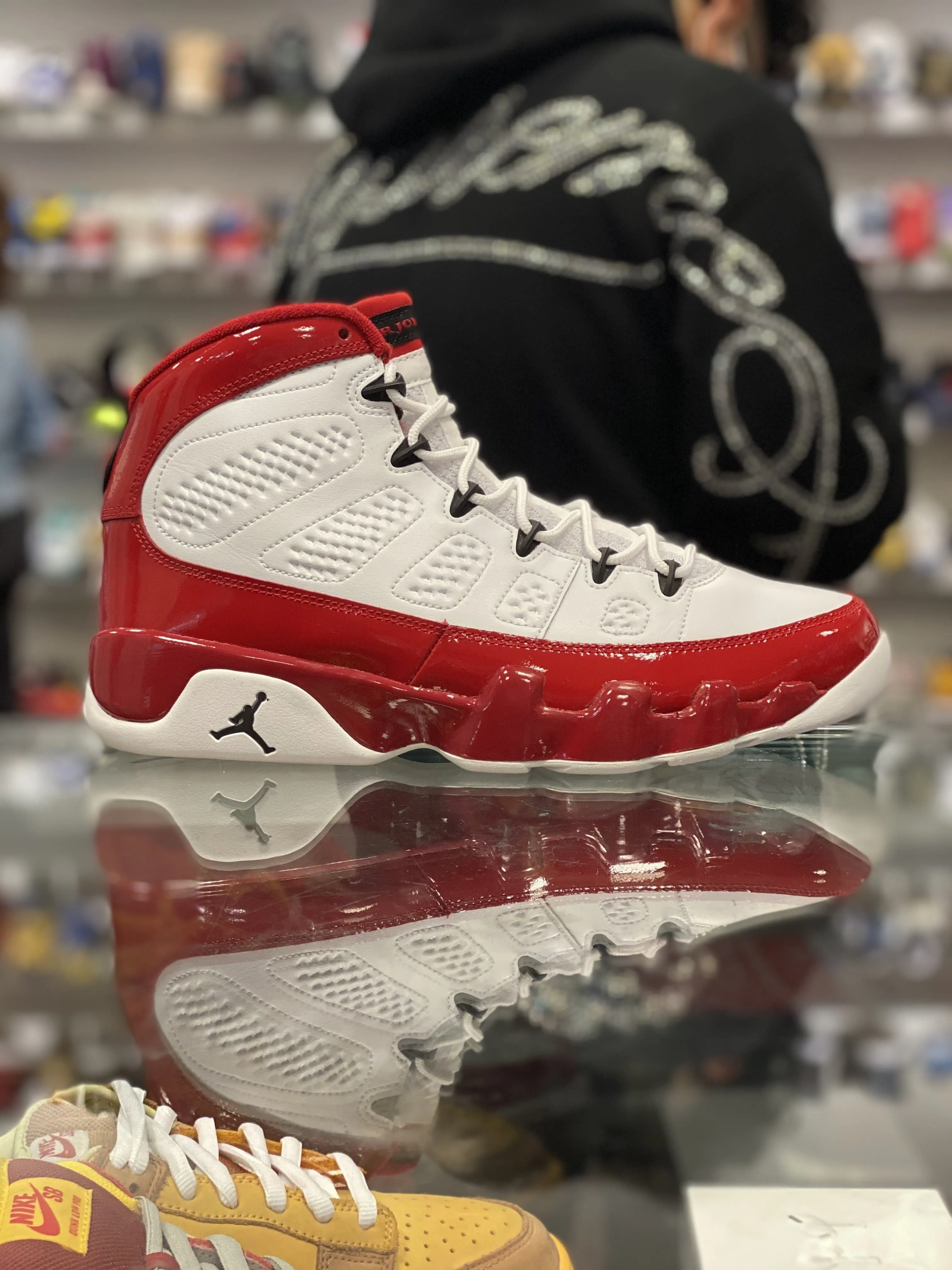 Air Jordan 9 Retro “White Gym Red”