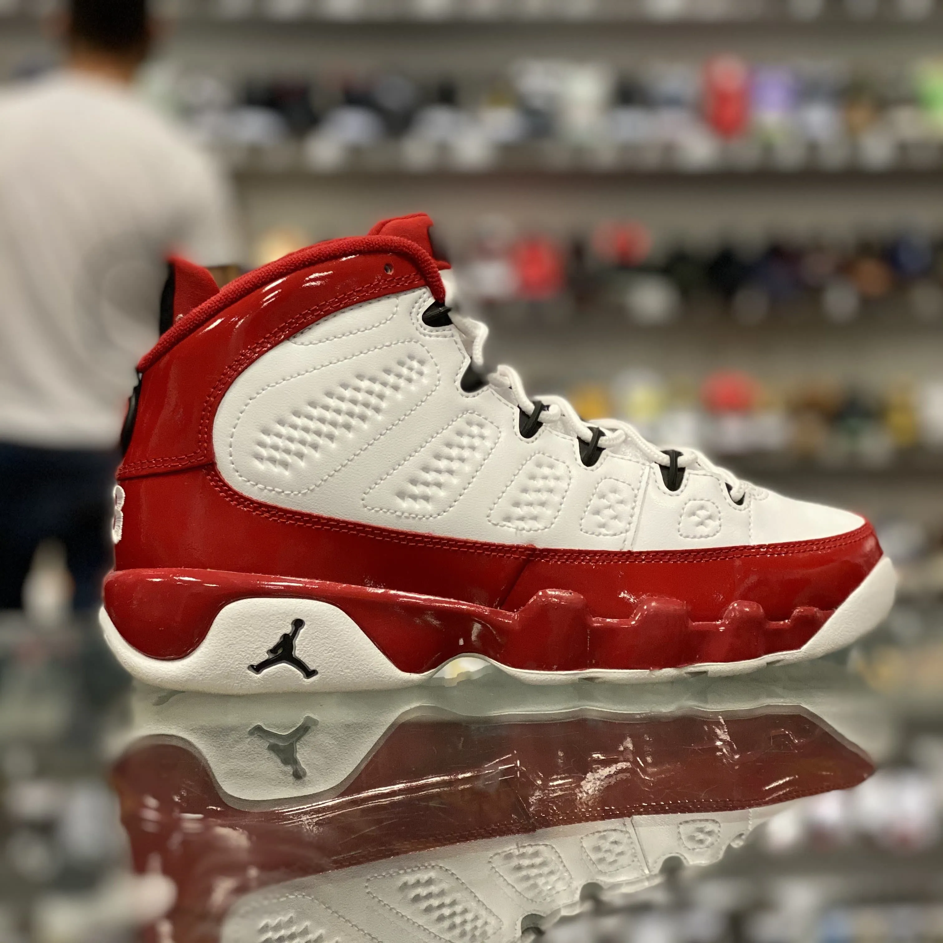Air Jordan 9 Retro “White Gym Red”