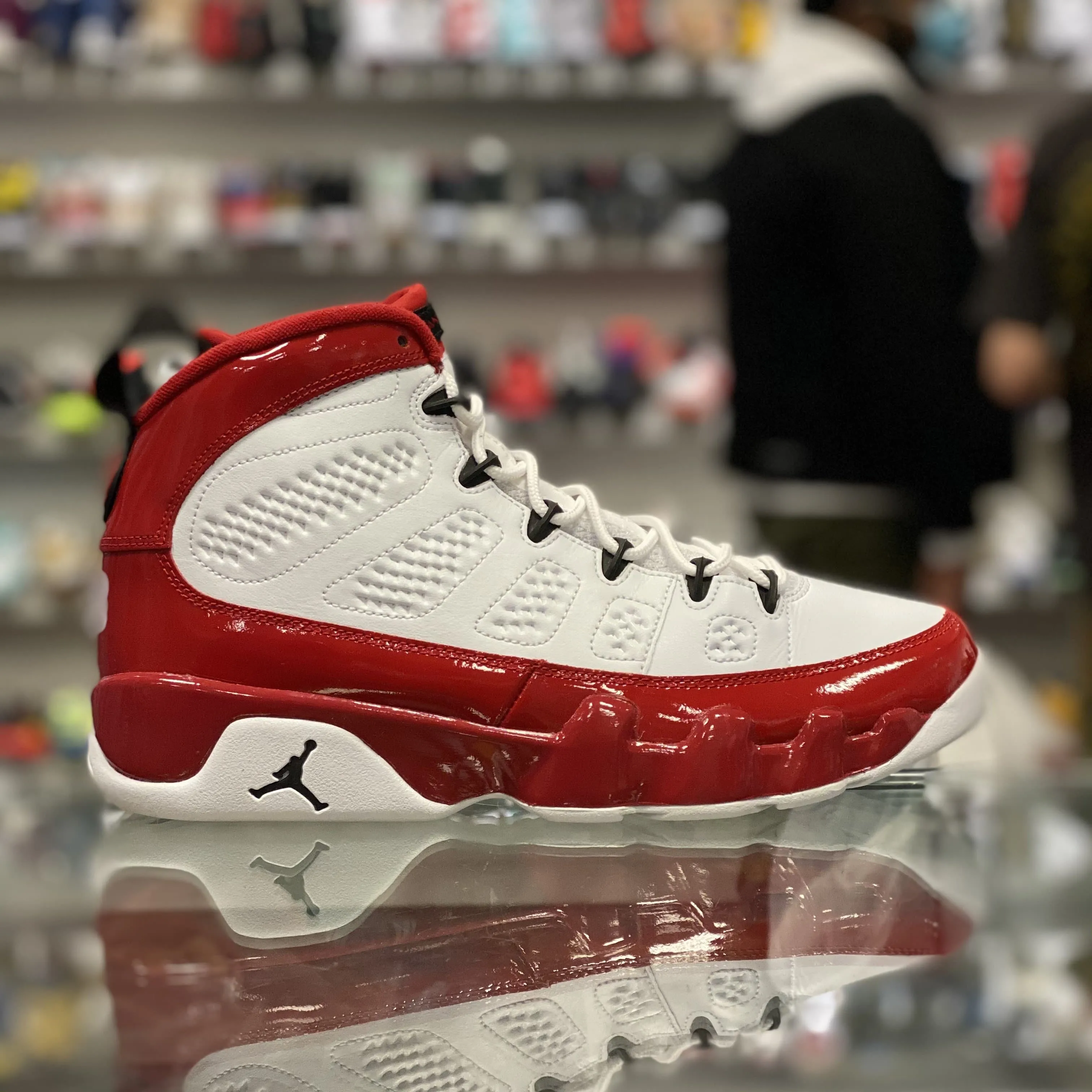 Air Jordan 9 Retro “White Gym Red”