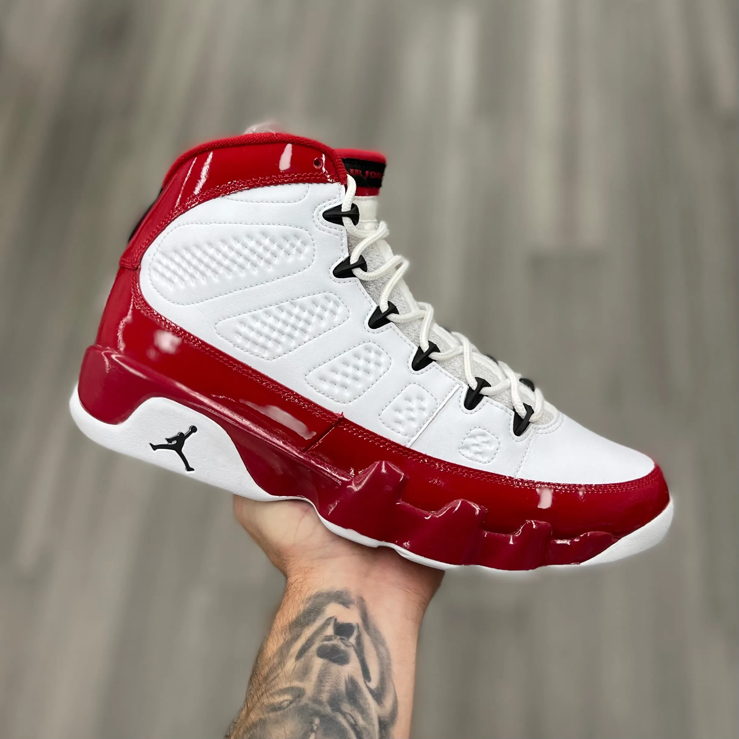 Air Jordan 9 Retro “White Gym Red”