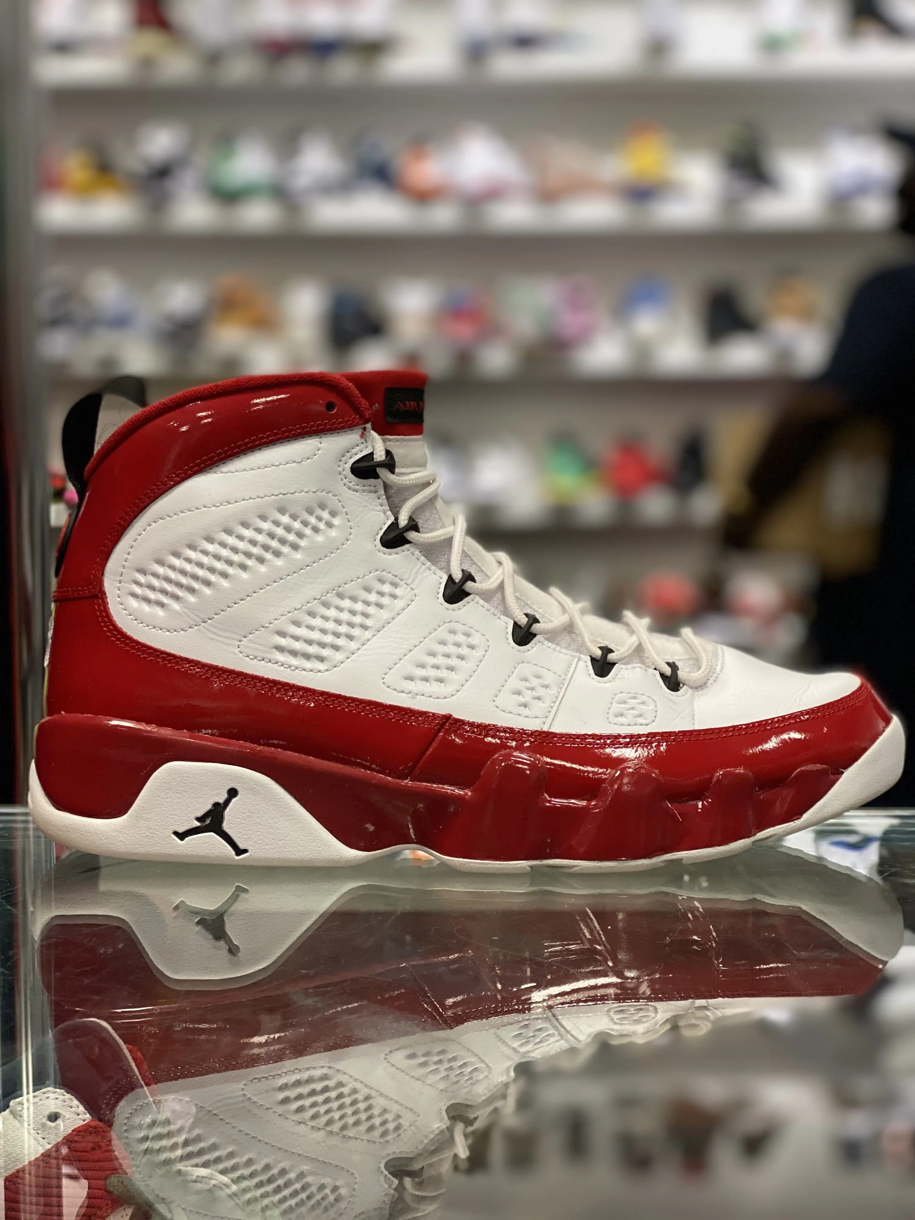 Air Jordan 9 Retro “White Gym Red”