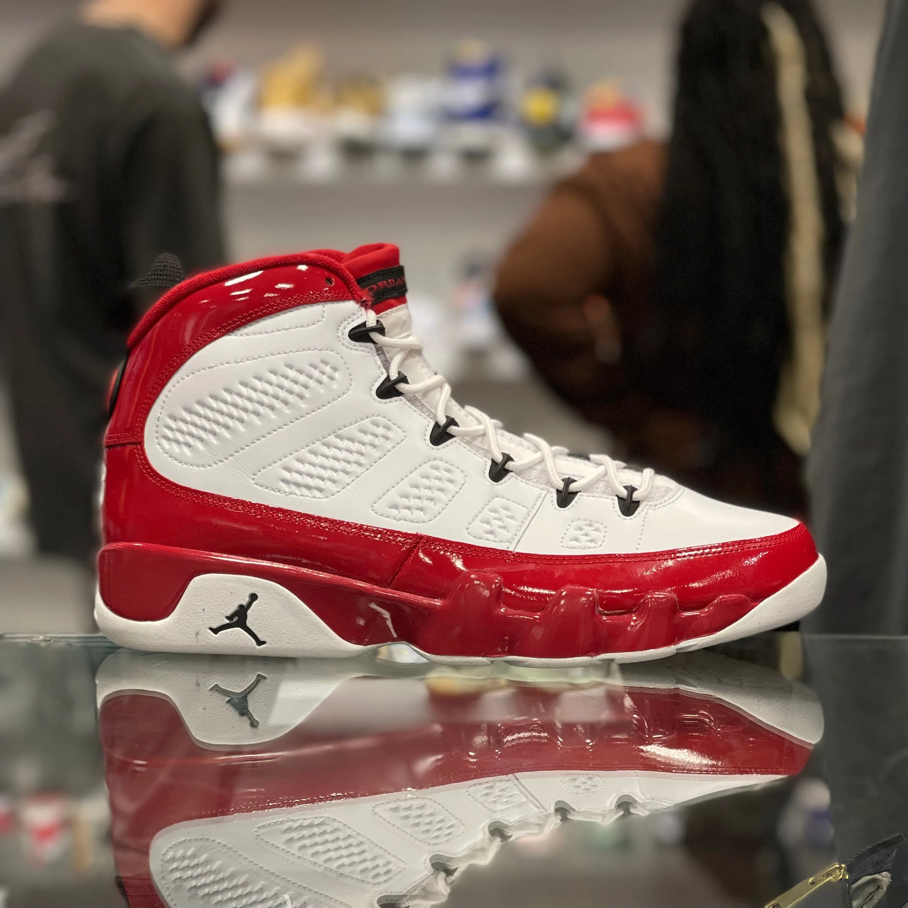 Air Jordan 9 Retro “White Gym Red”