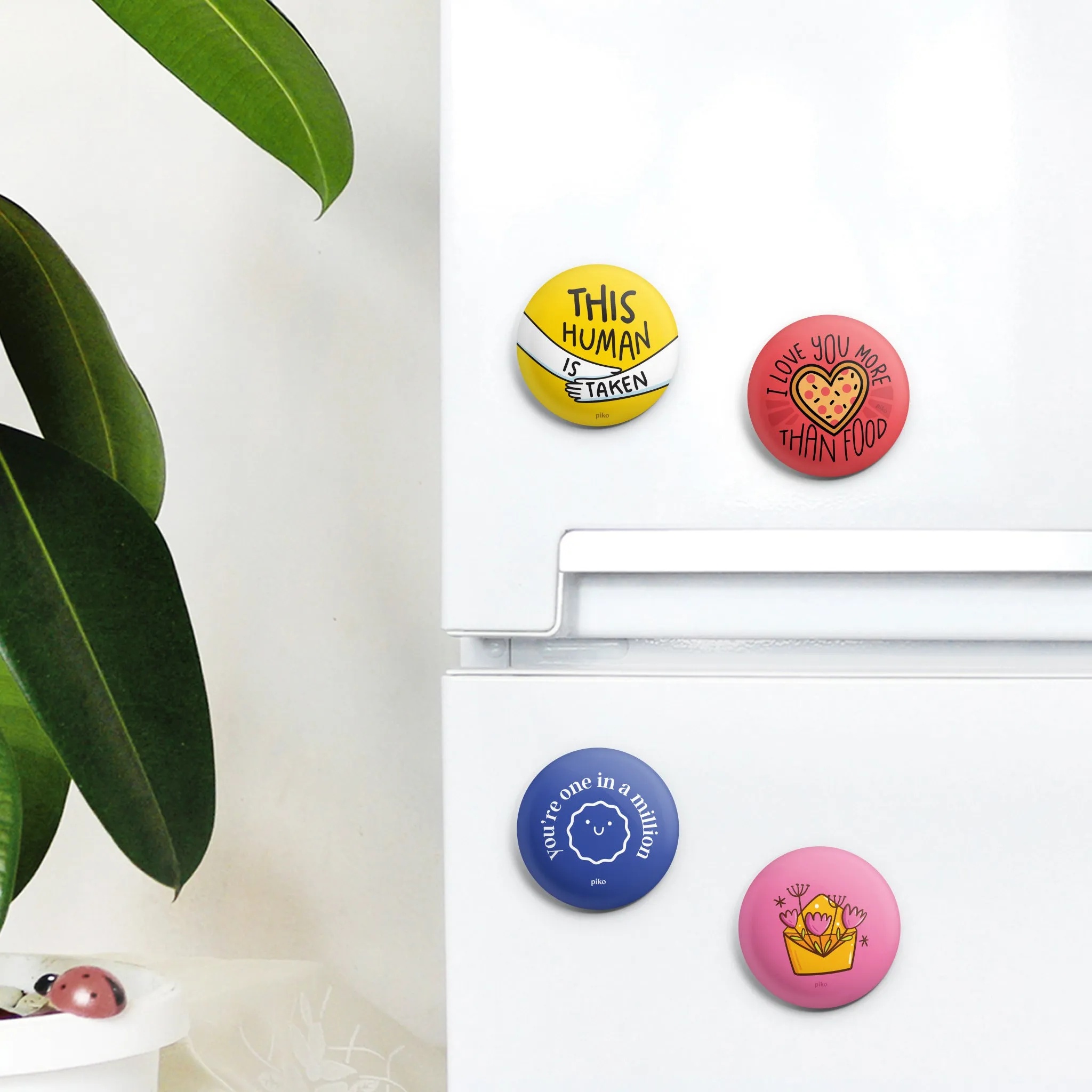 Badge   Fridge Magnet / In Love - Set of 4