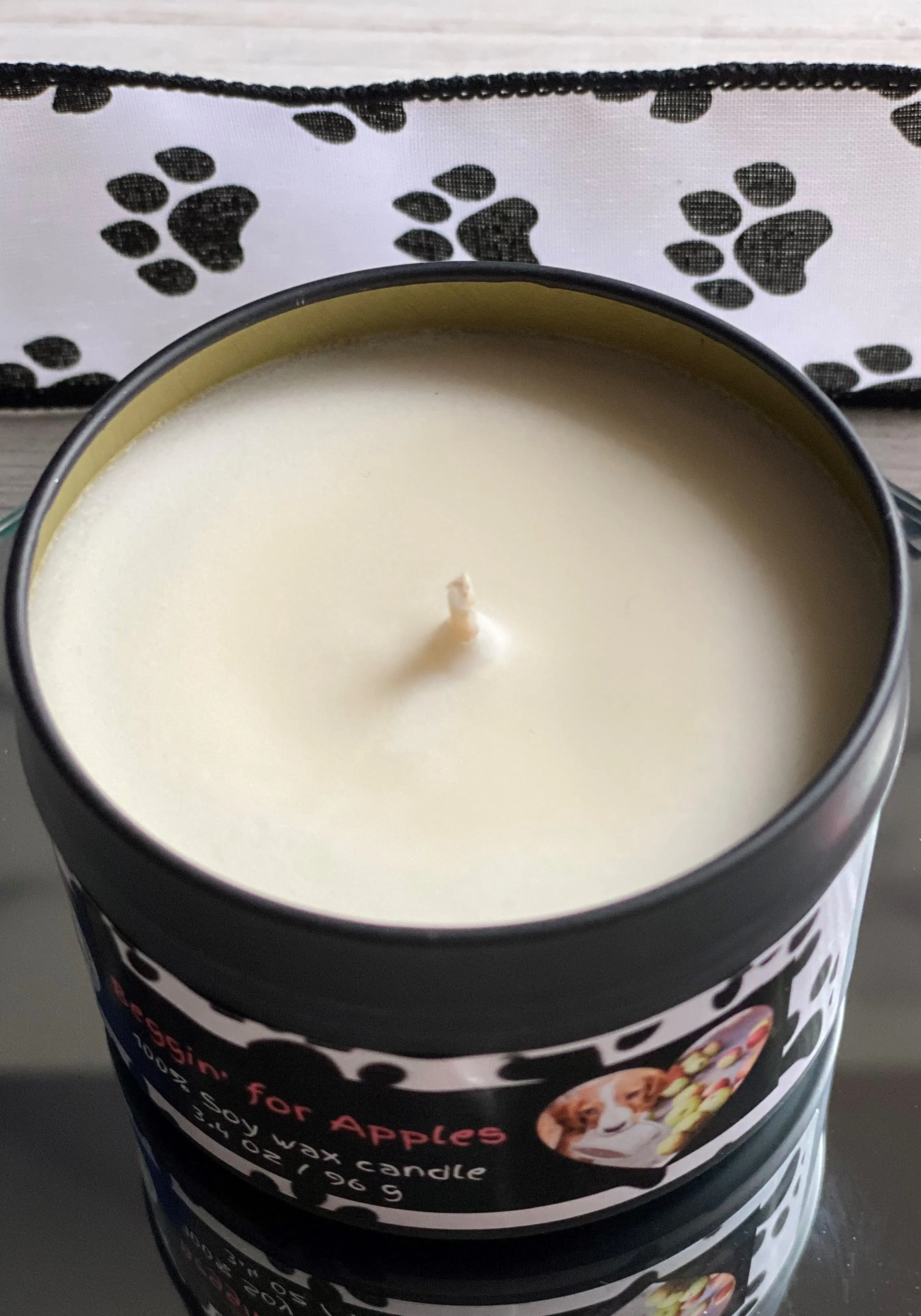 Beggin' for Apples - Small Tin Soy Candle - McIntosh Apple Scent