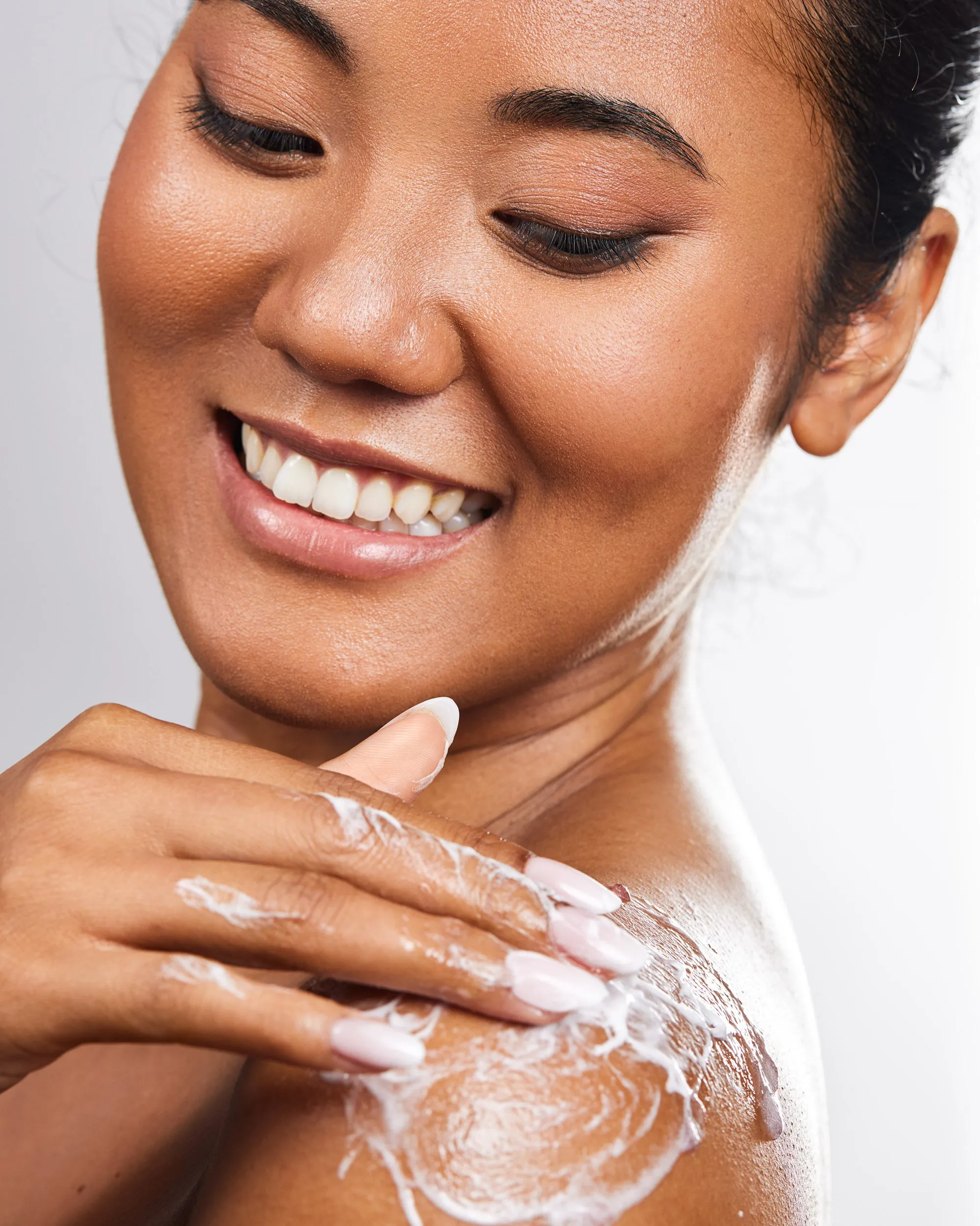 BODY [SESSI]ON. - Exfoliating Shower Gel