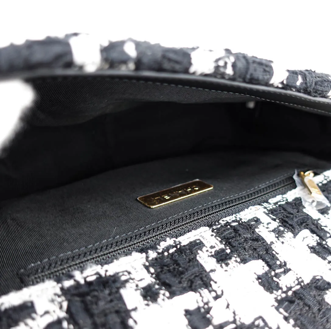 CHANEL 19 Small Flap Bag in Ribbon Houndstooth Tweed