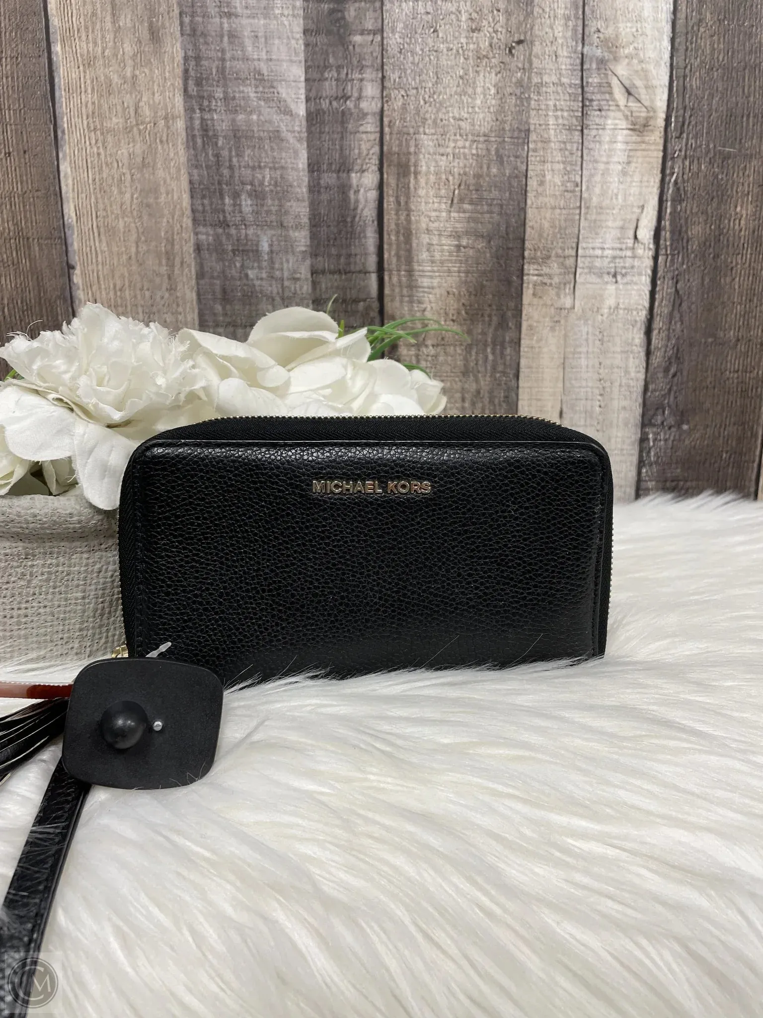 Clutch Designer By Michael Kors, Size: Medium