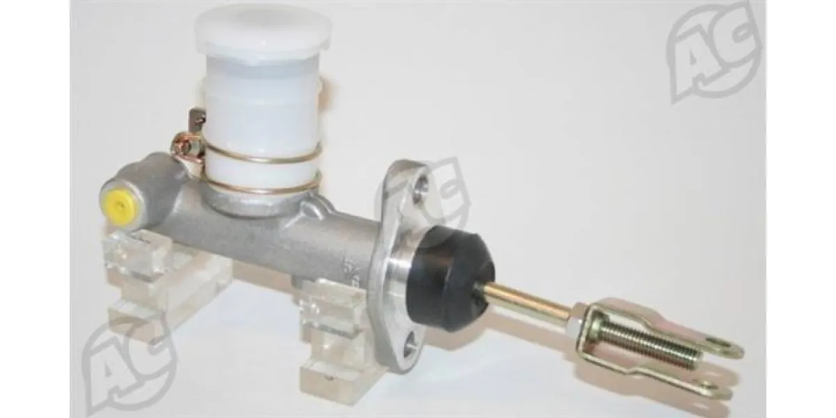 Clutch Master Cylinder Nissan (NIS306)