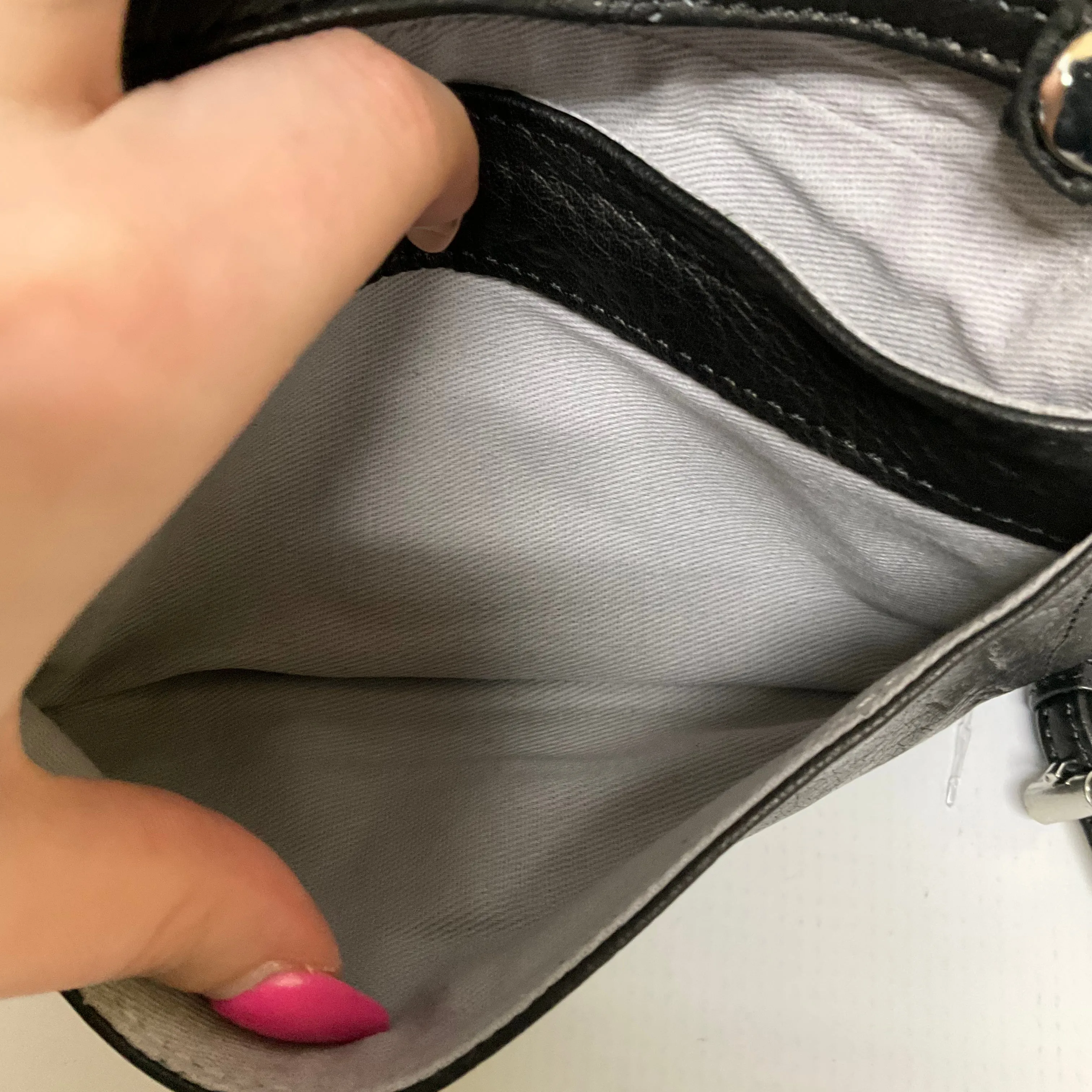 Crossbody By Cma  Size: Small