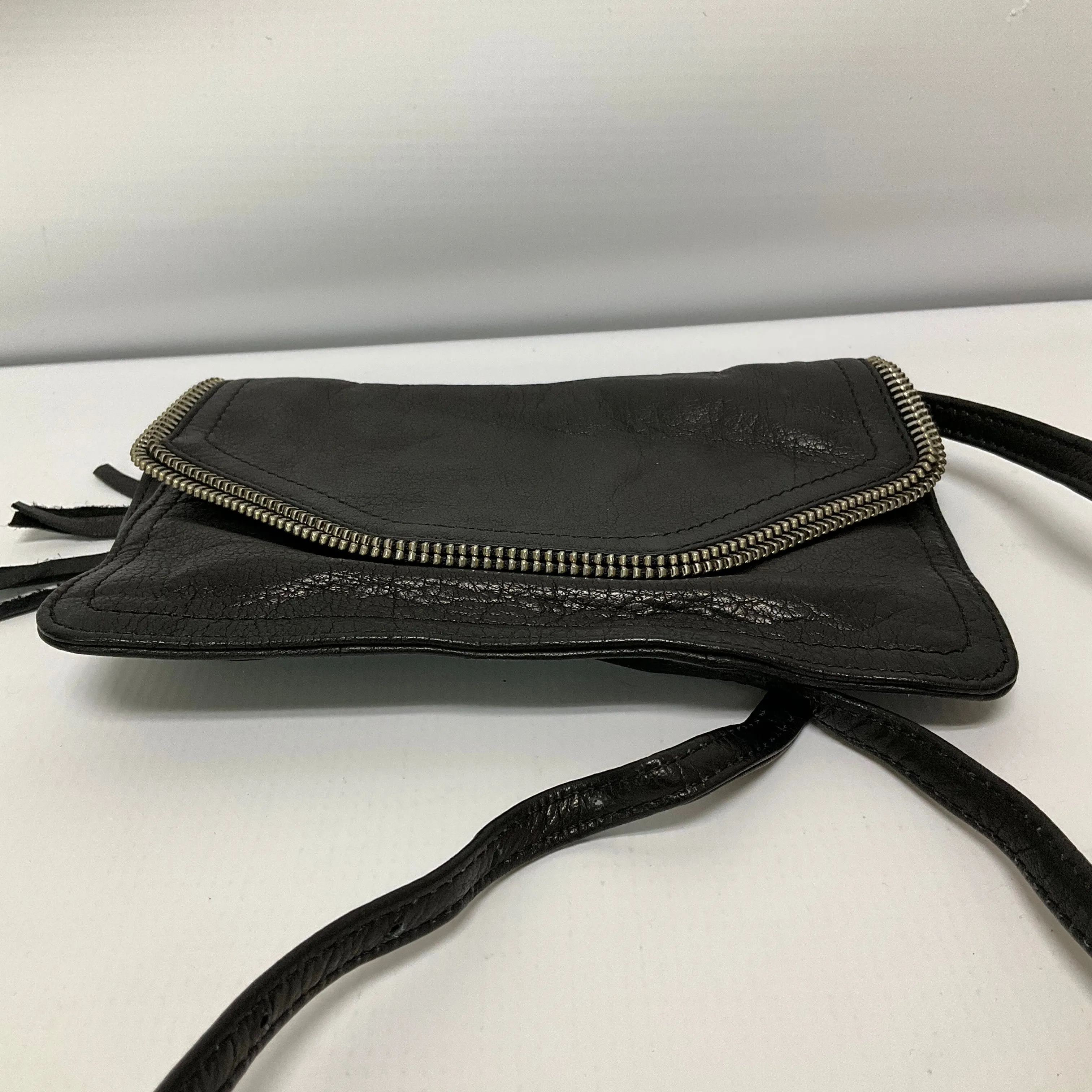 Crossbody By Cma  Size: Small