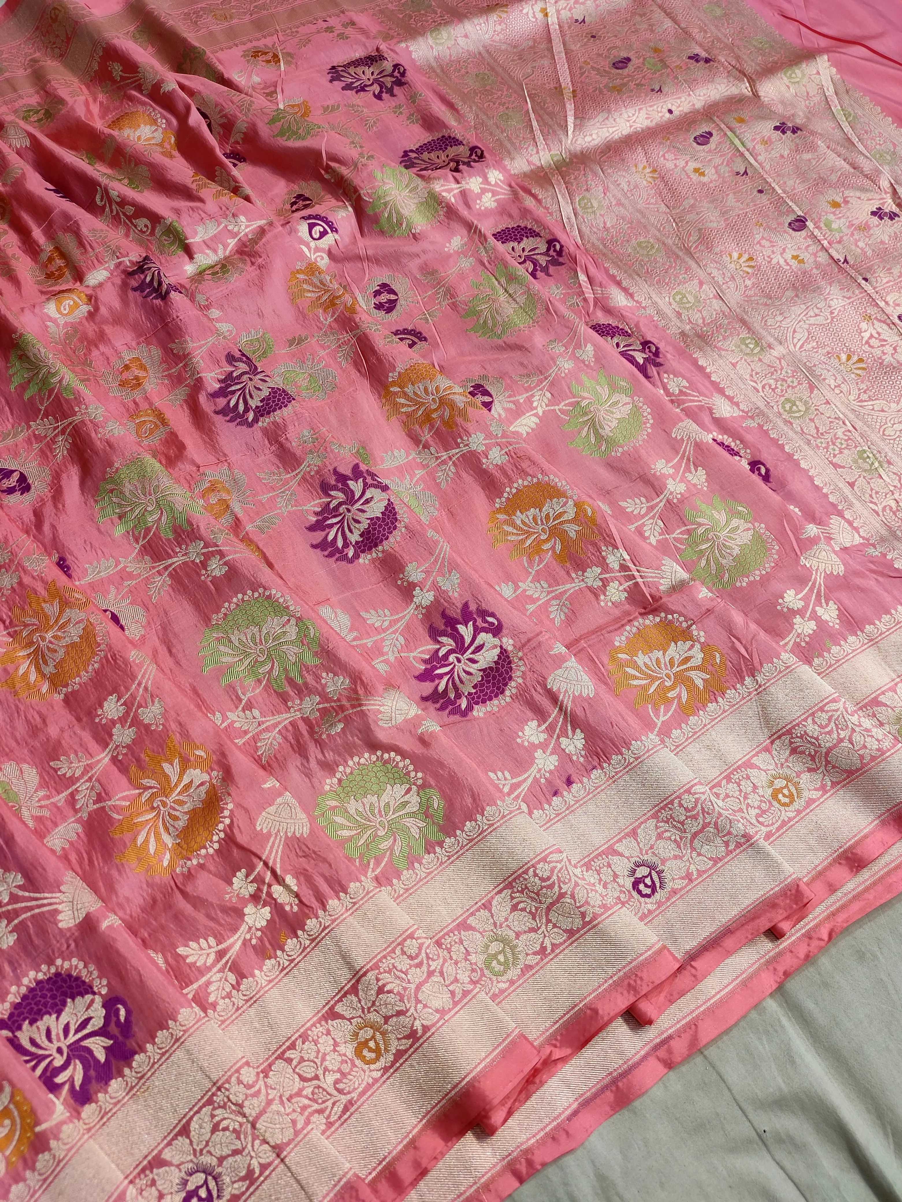 Gold  Zari Banarasi Silk Saree with heavy pallu