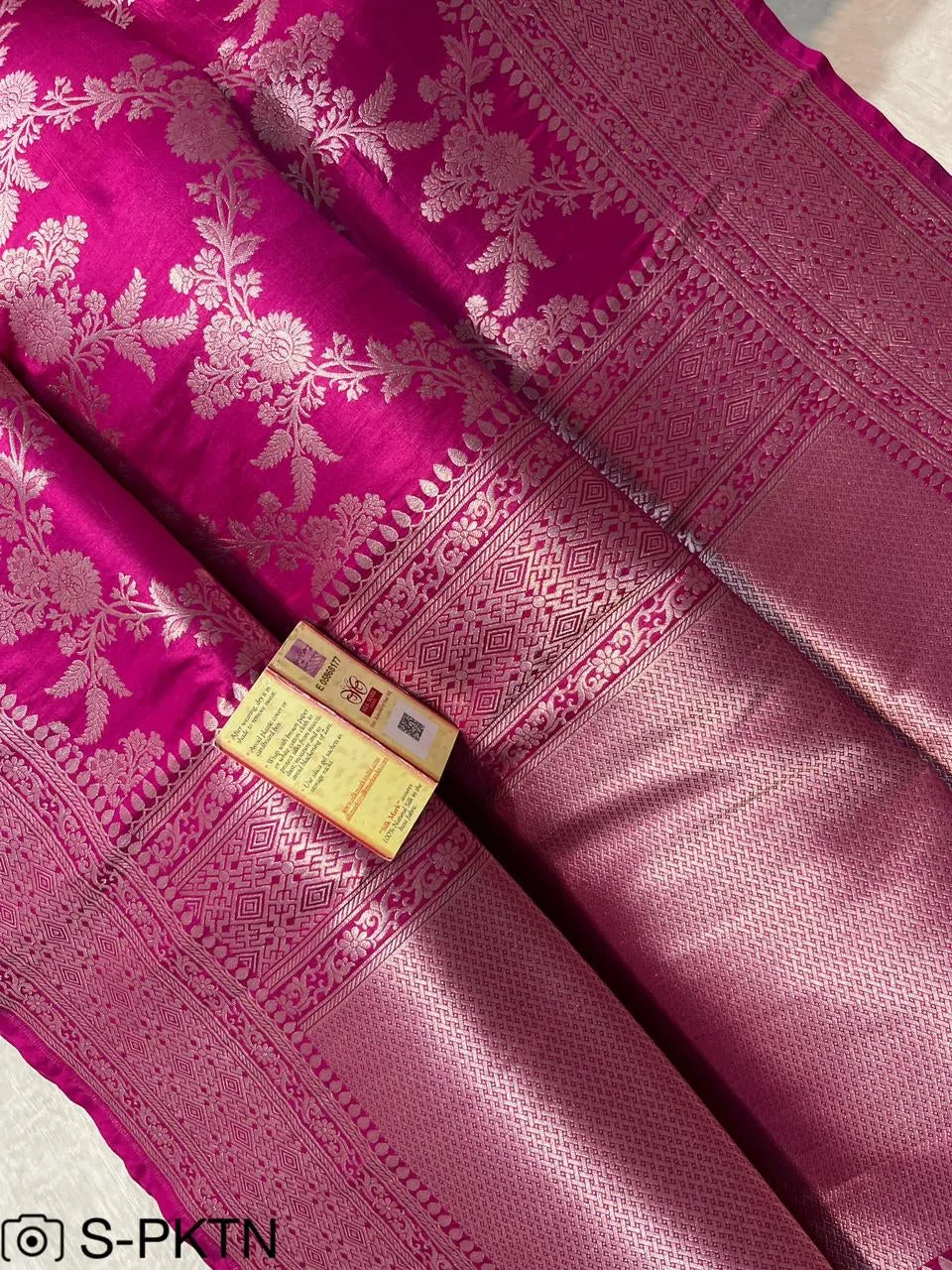 Gold Zari Banarasi Silk Saree with heavy pallu