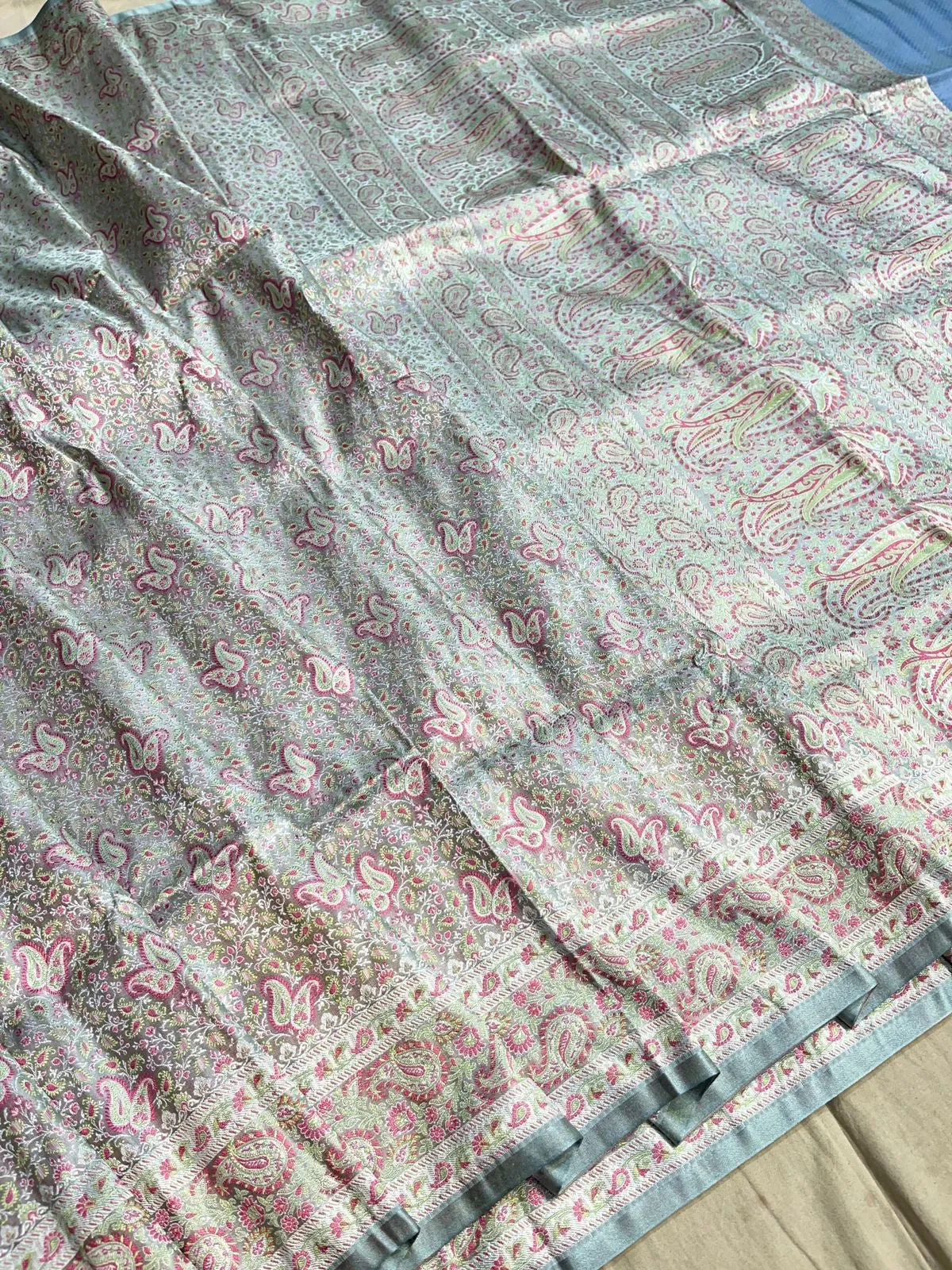 Gold Zari Banarasi Silk Saree with heavy pallu