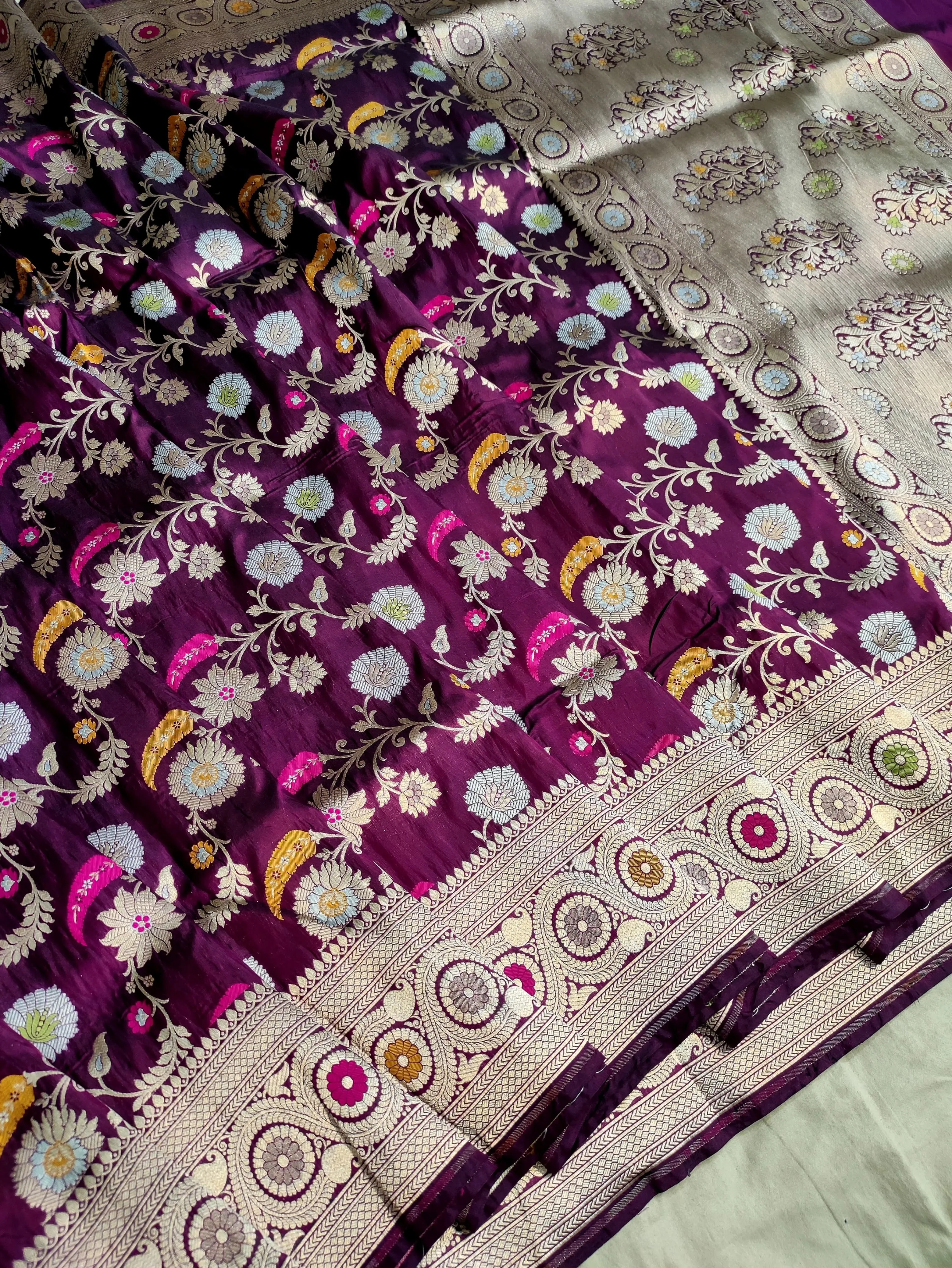 Gold  Zari Banarasi Silk Saree with heavy pallu