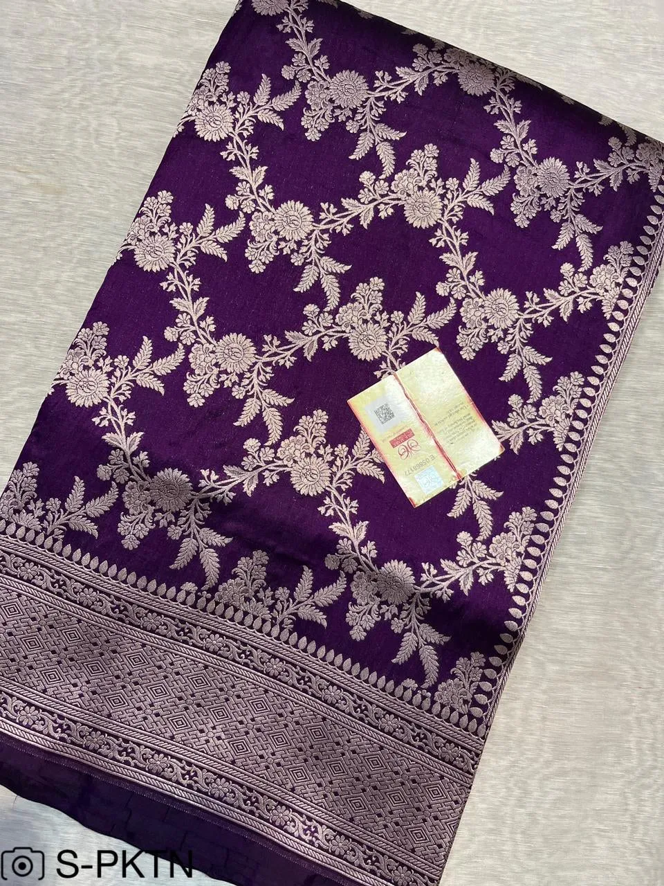 Gold Zari Banarasi Silk Saree with heavy pallu