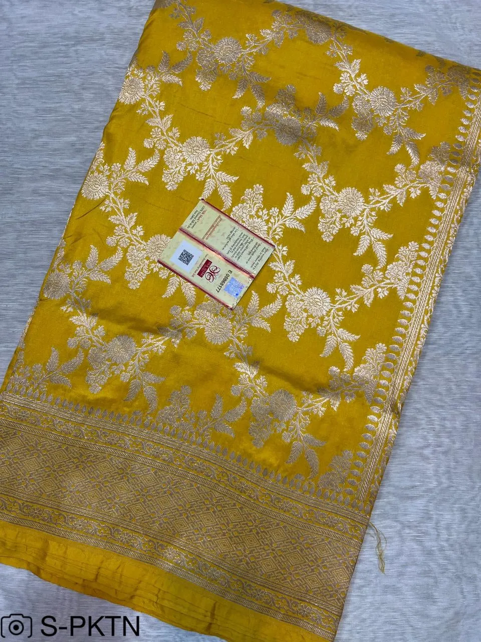 Gold Zari Banarasi Silk Saree with heavy pallu