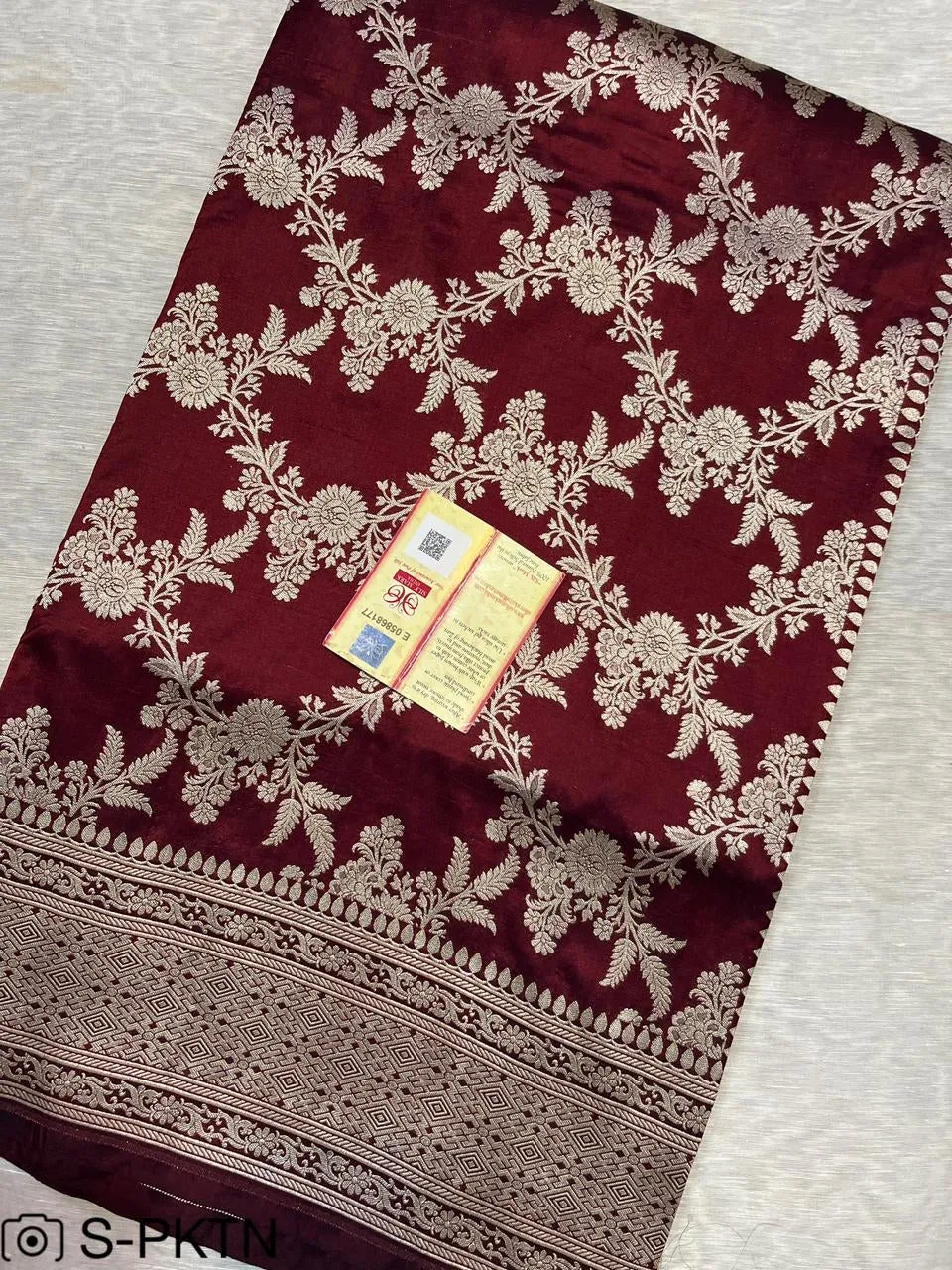 Gold Zari Banarasi Silk Saree with heavy pallu
