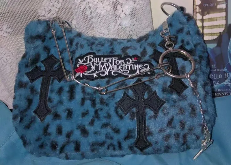 Gothic Chain Crossbody Bag: Edgy, Plush, and Perfect for the Y2K Vibe