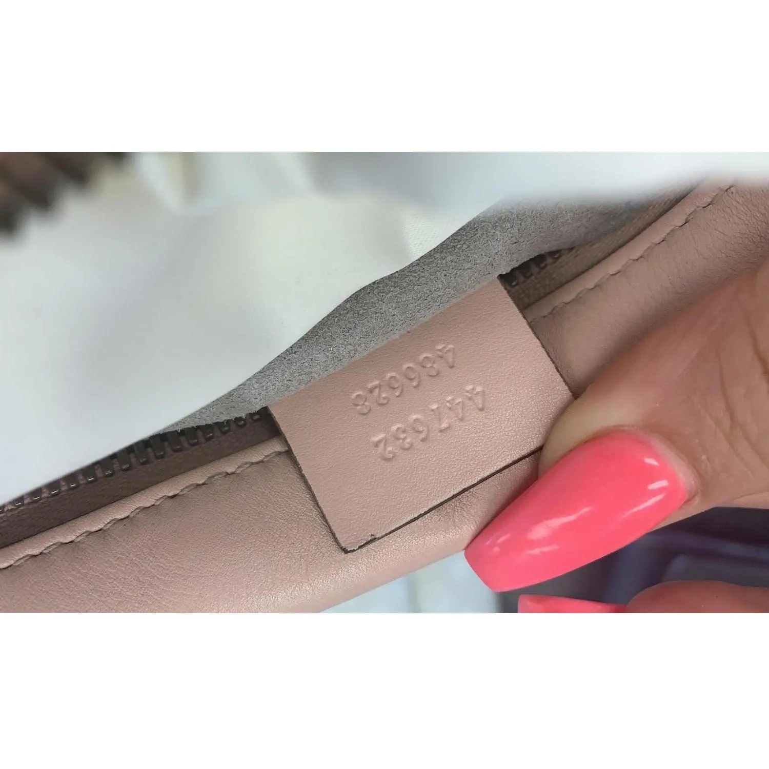 GUCCI GG Marmont Matelasse Small Leather Crossbody Bag Pink