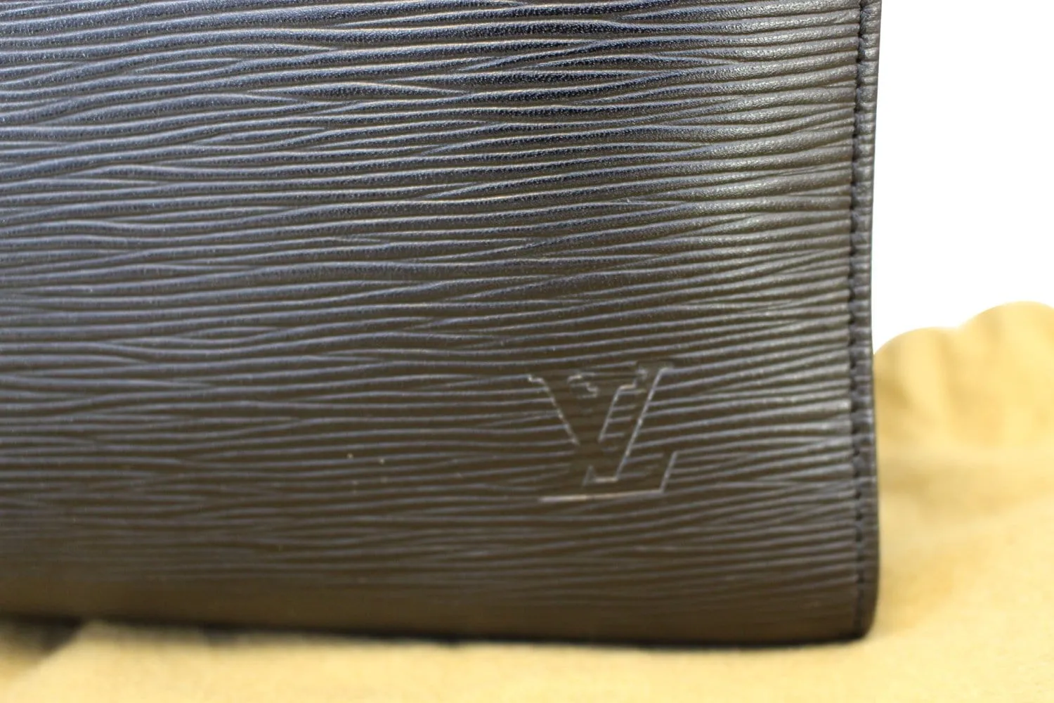 LOUIS VUITTON Epi Leather Black Speedy 30 Satchel Bag