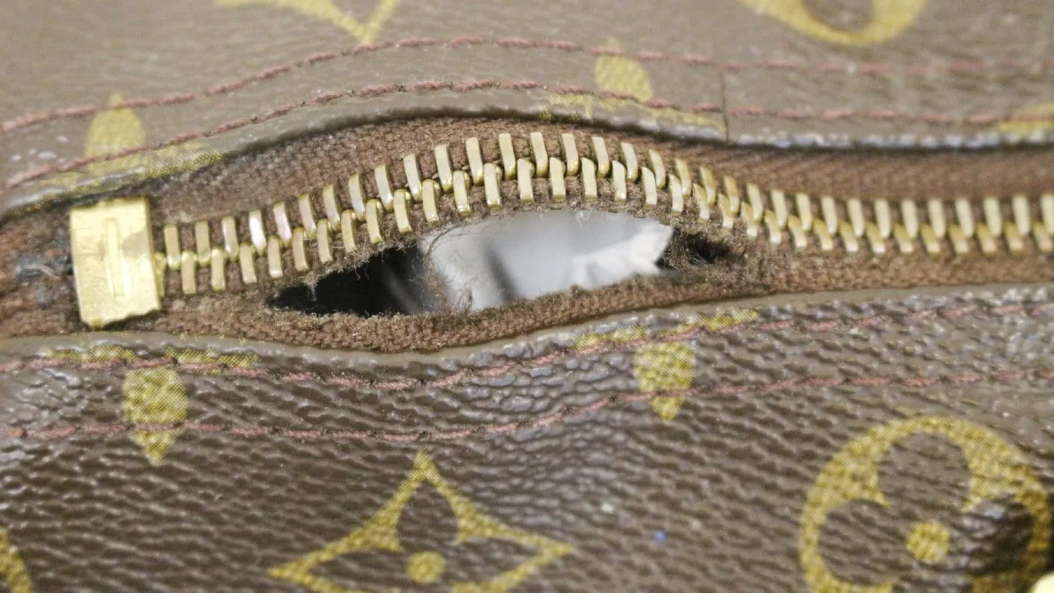 LOUIS VUITTON Monogram Canvas Speedy 30 Satchel Bag