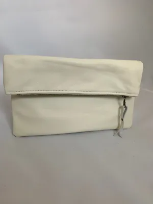 Maggie in cream leather