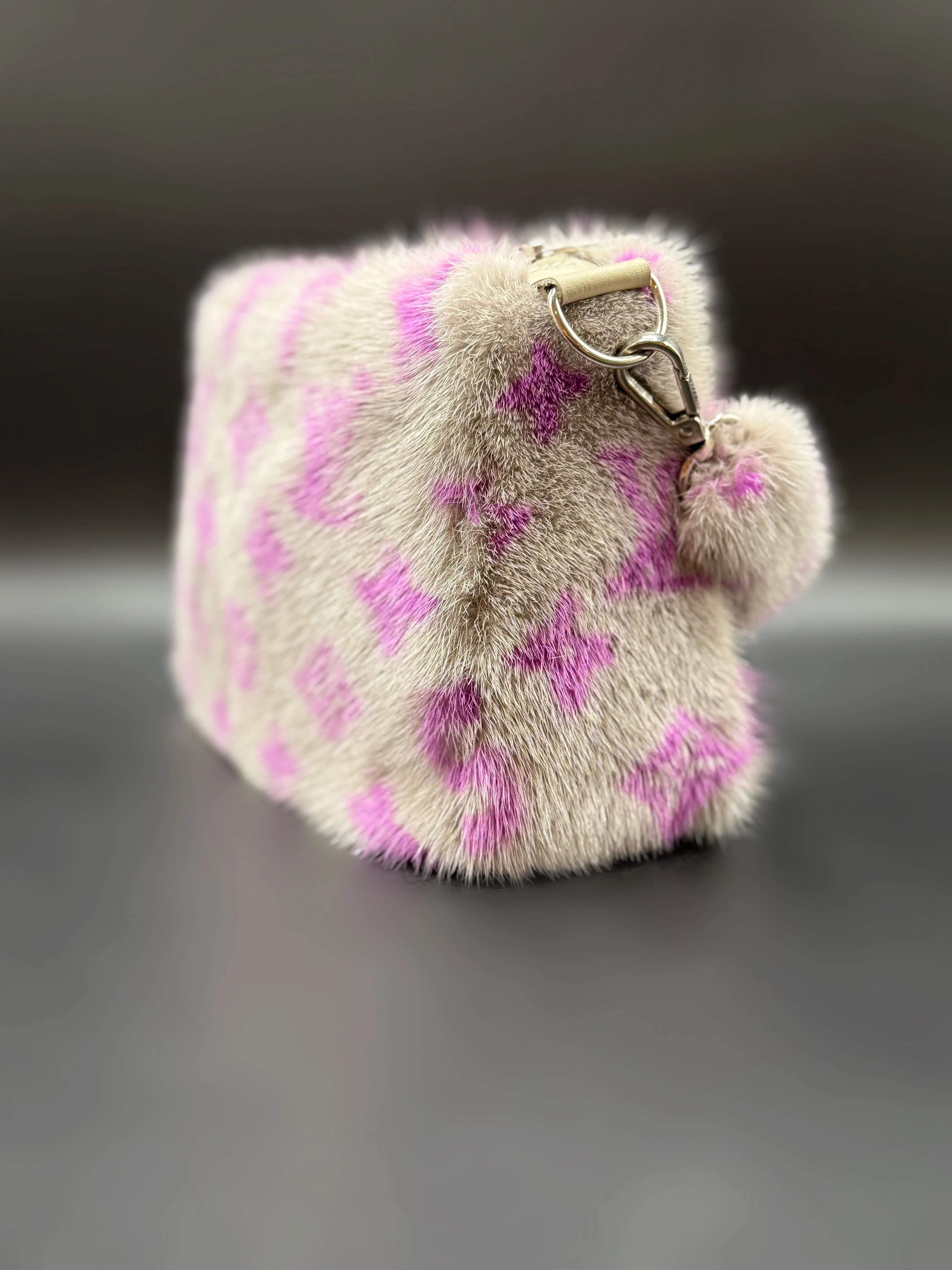Mink Pochette
