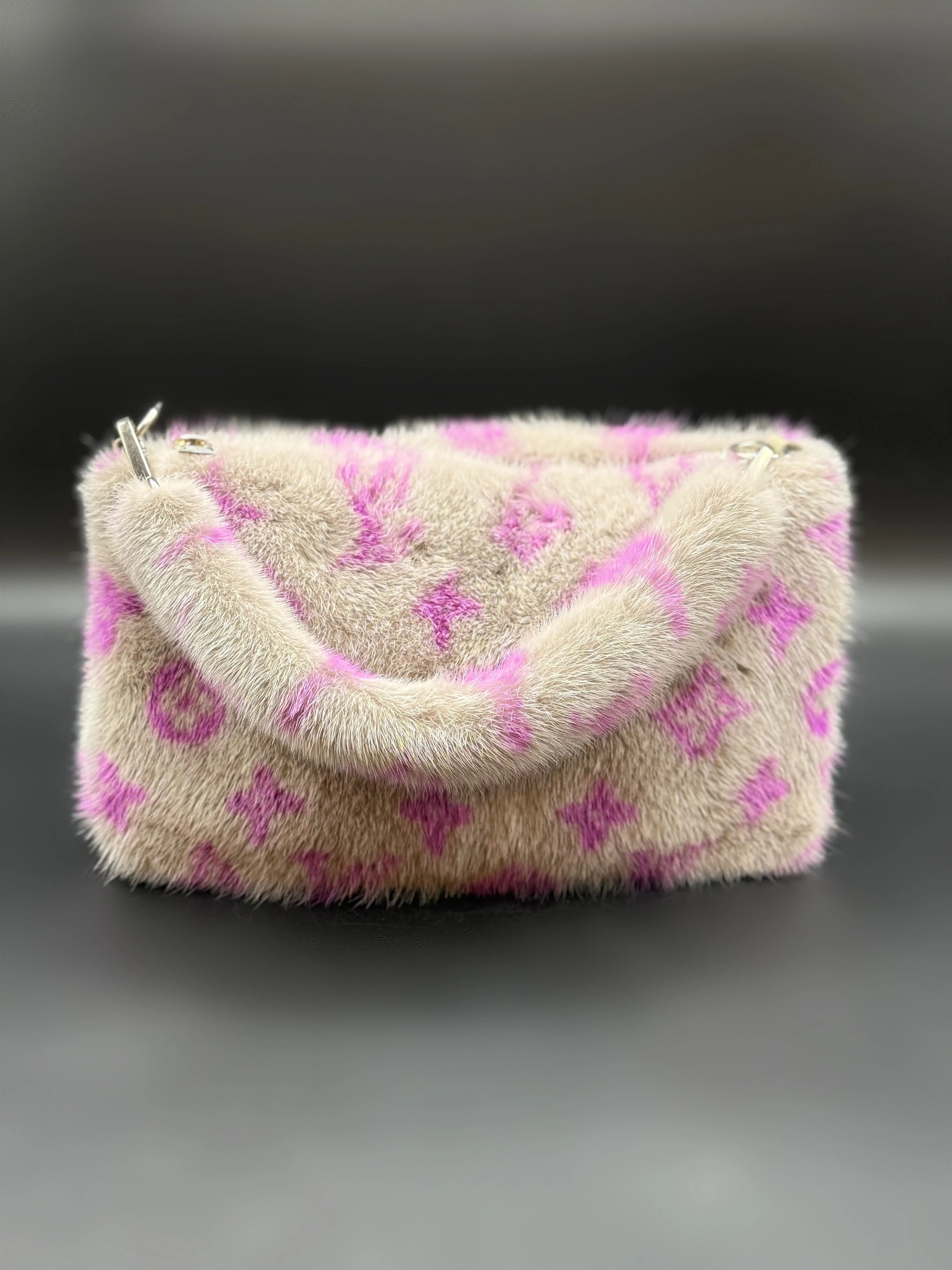 Mink Pochette