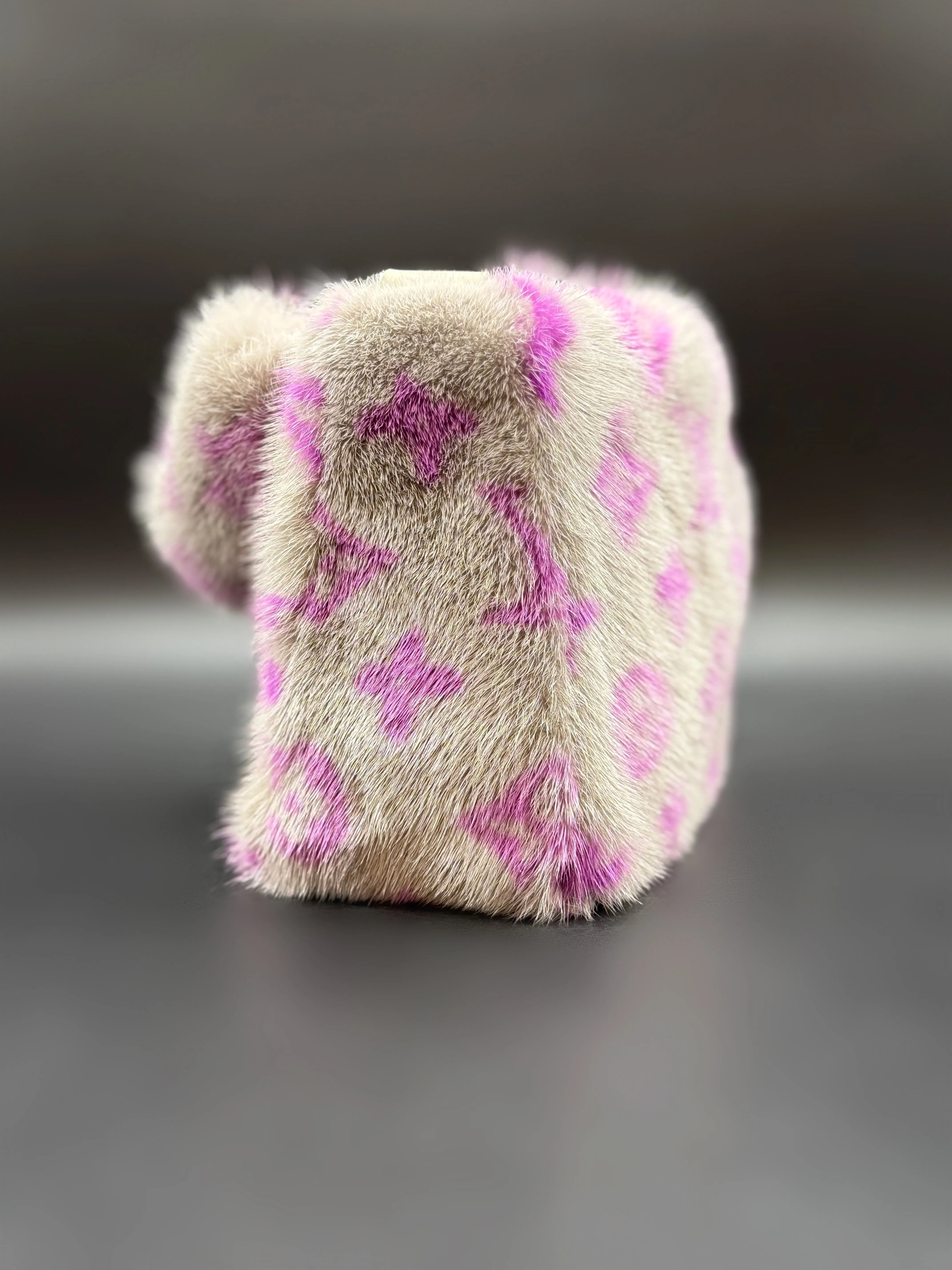 Mink Pochette