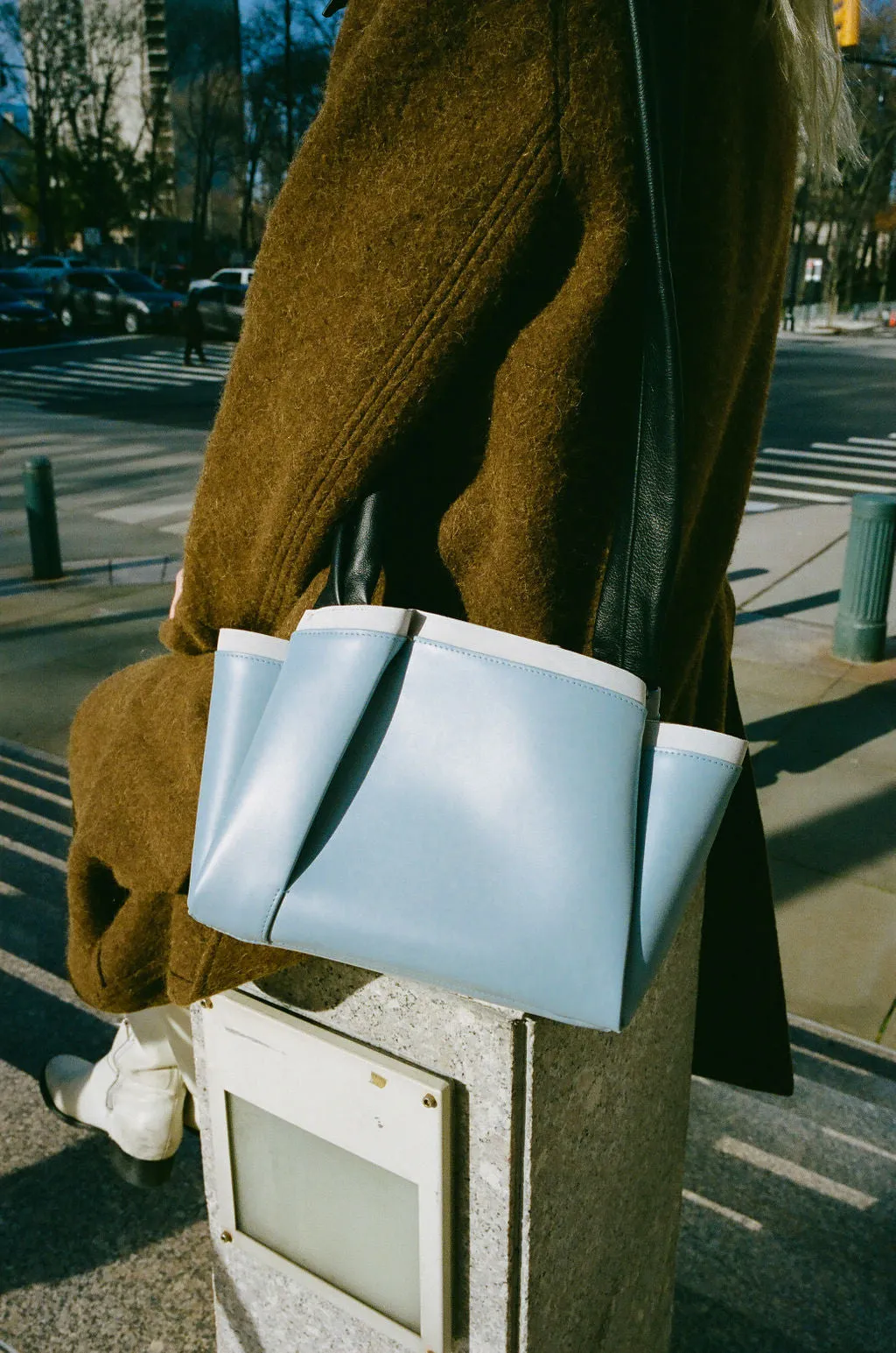 Nº61 Medium Gio - Powder Blue   Noir