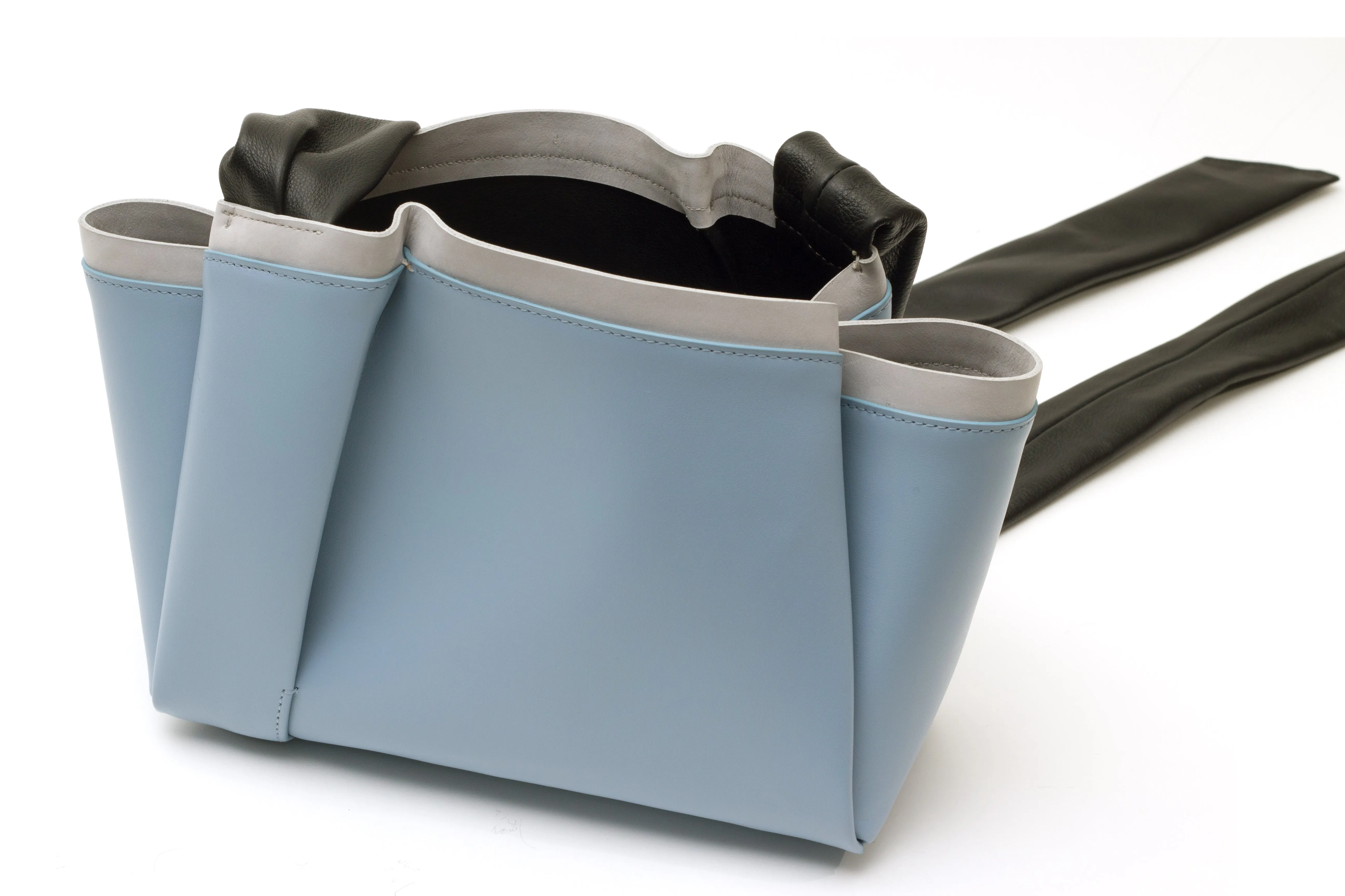 Nº61 Medium Gio - Powder Blue   Noir