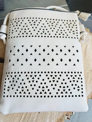 New Ecosse Design Crossbody leather purse in Ivory! Rear pocket to hold your Phone! Great Quality!