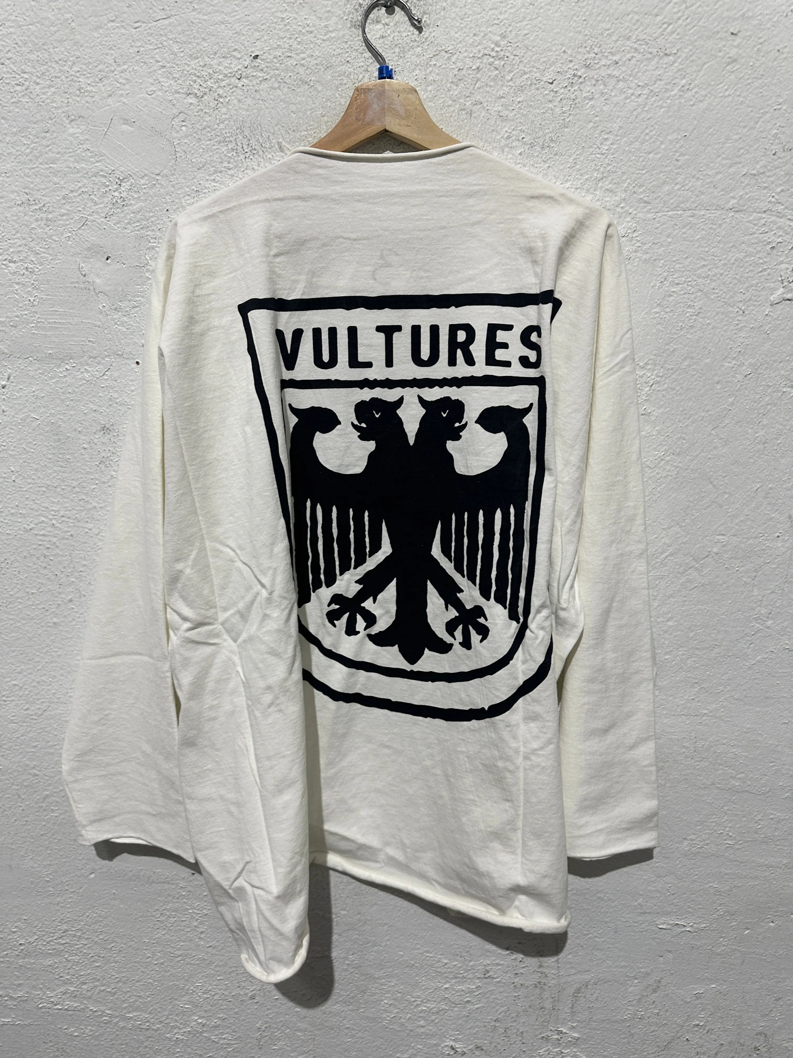 NEW YZY Vultures L/S Tee - White