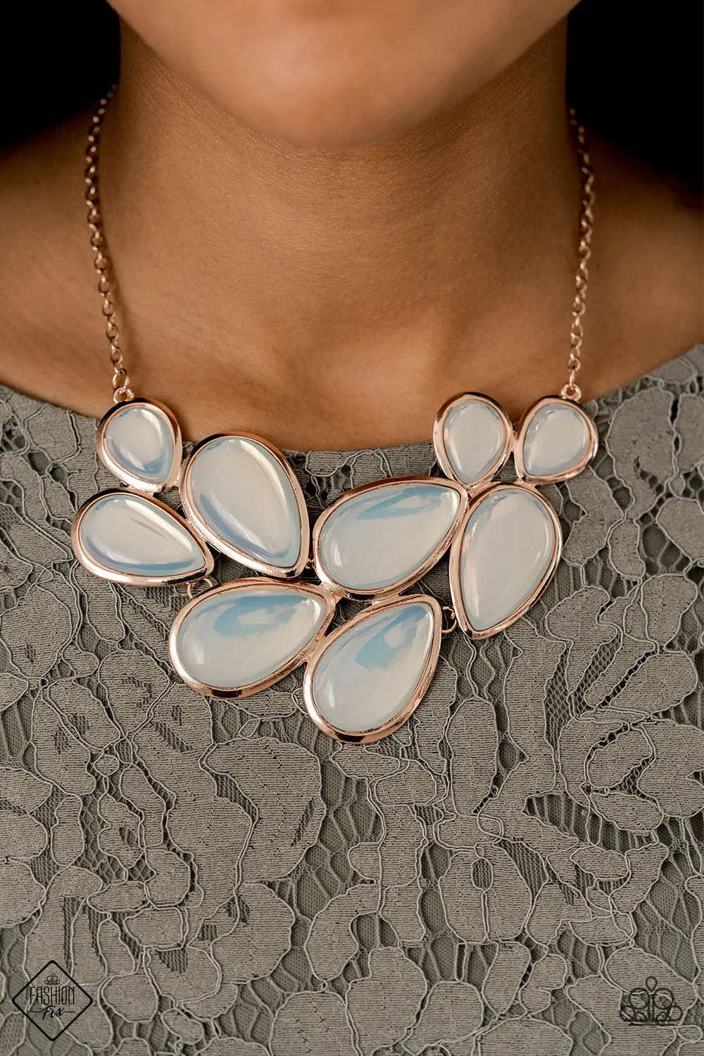 Paparazzi - Fashion Fix Set- Irridescently Irresistible