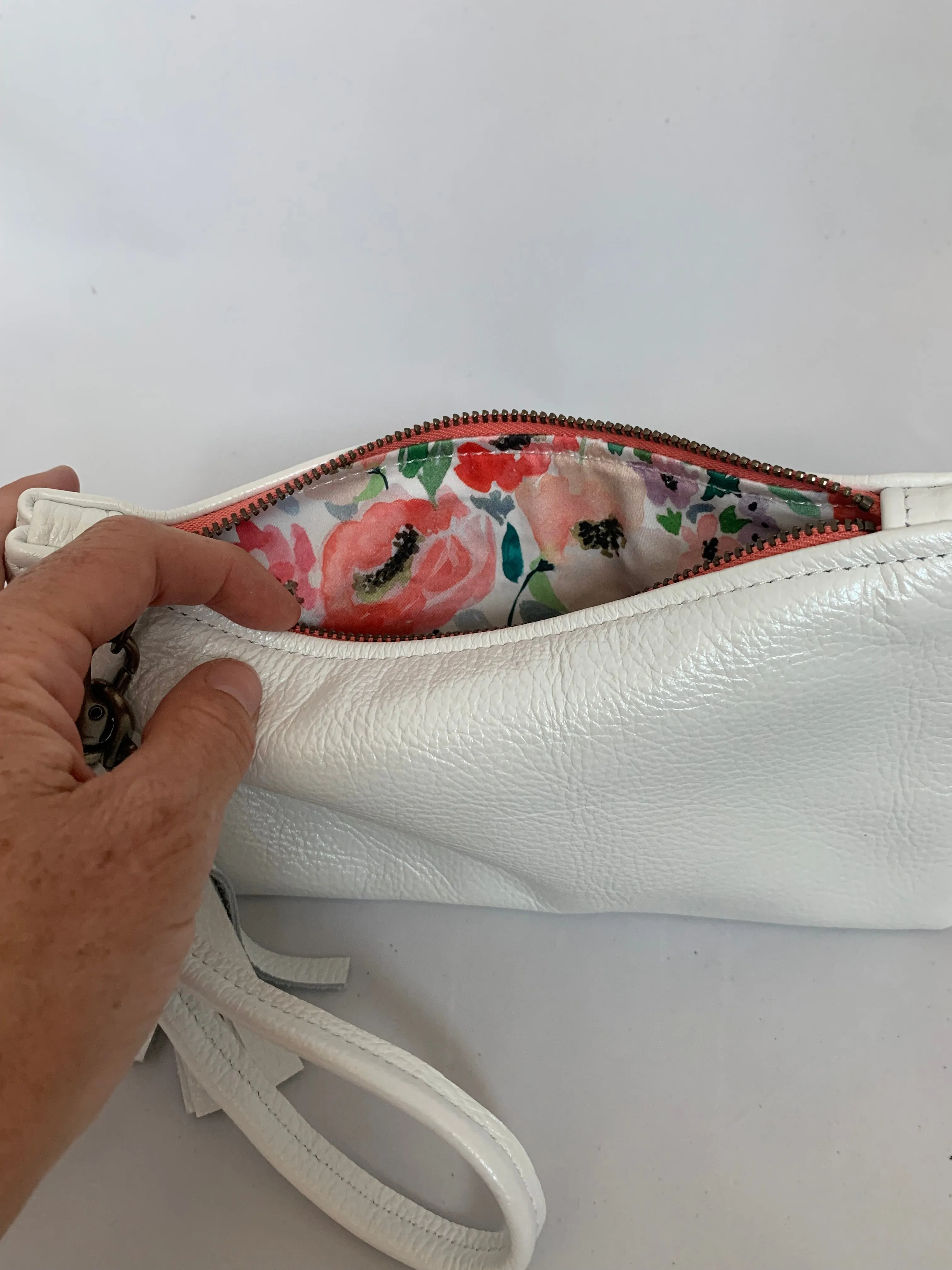 Pearl White Molly with Peony Pink zipper