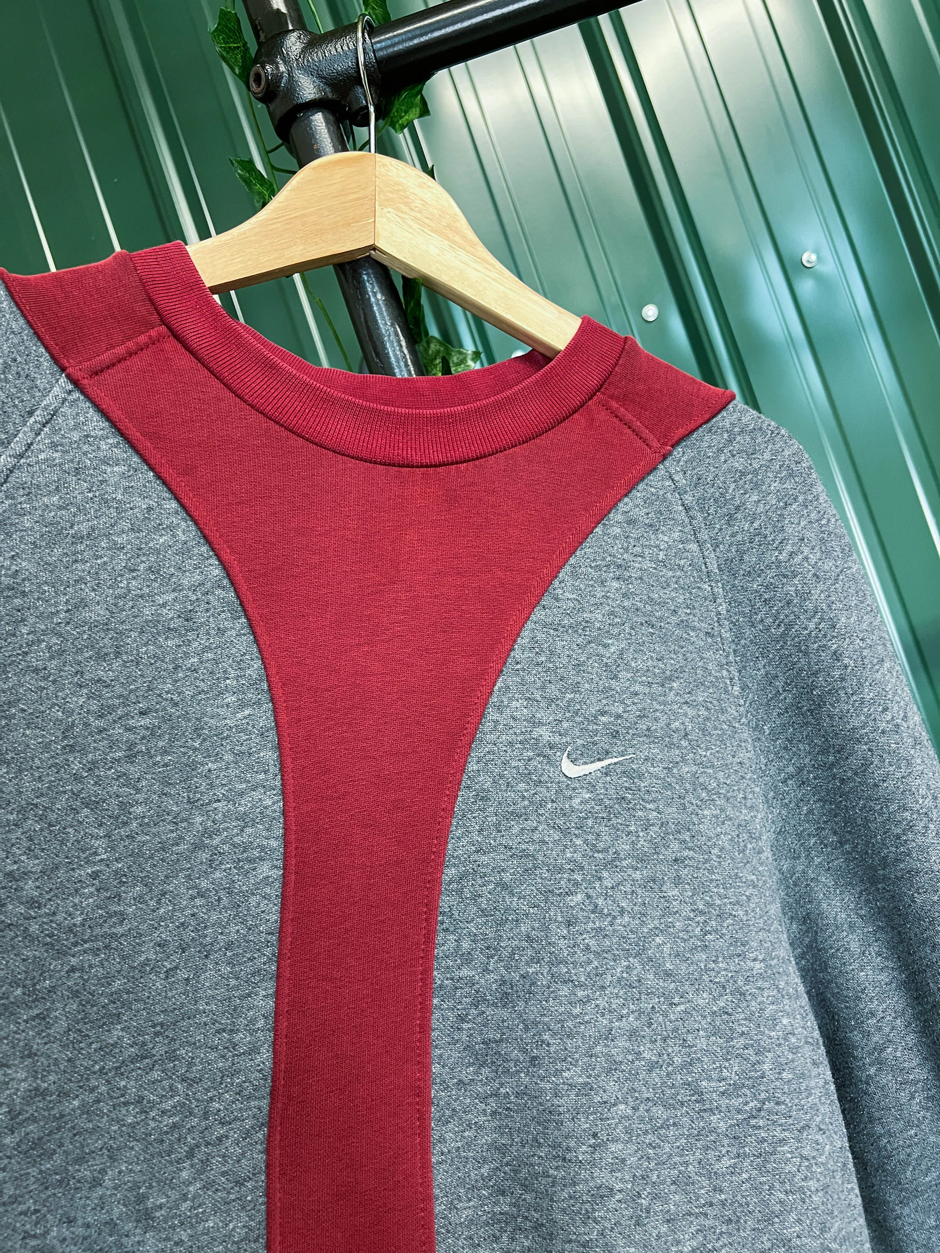 "1 of 1" Nike 2-Tone Vector Split (L)