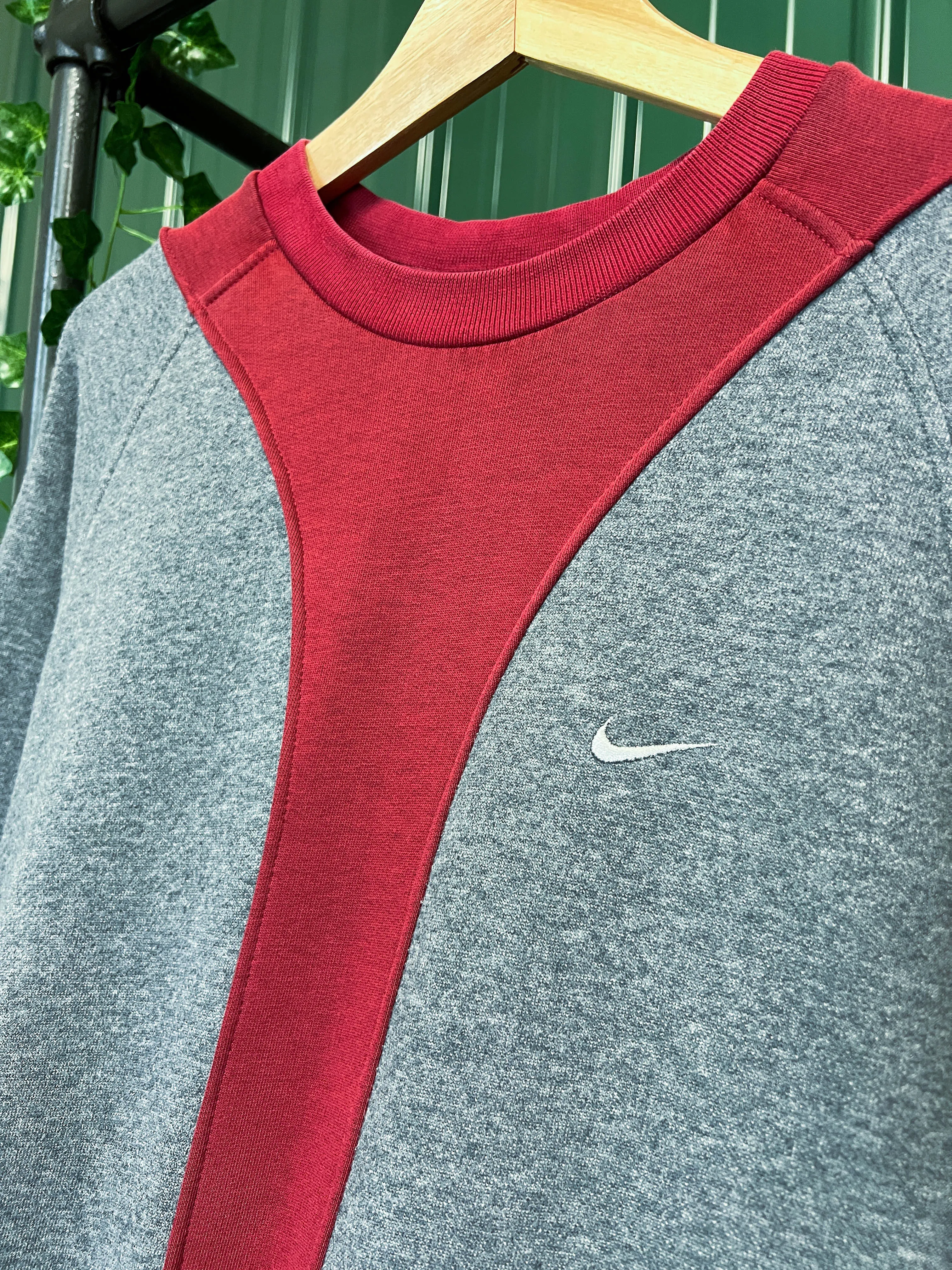 "1 of 1" Nike 2-Tone Vector Split (L)