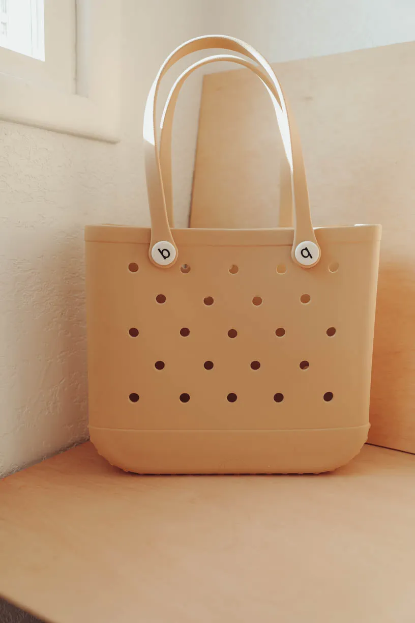 Rae: Down Bad Carry All Bag in Beige