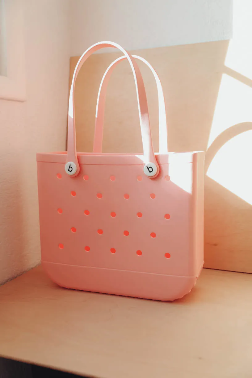 Rae: Down Bad Carry All Bag in Peach