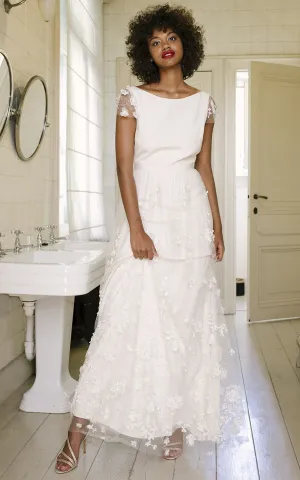 Romantic A Line Bateau Neck Chiffon Tulle Wedding Dress with Appliques-716365