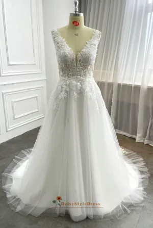Simple Plus Size Sheer Lace Wedding Dress