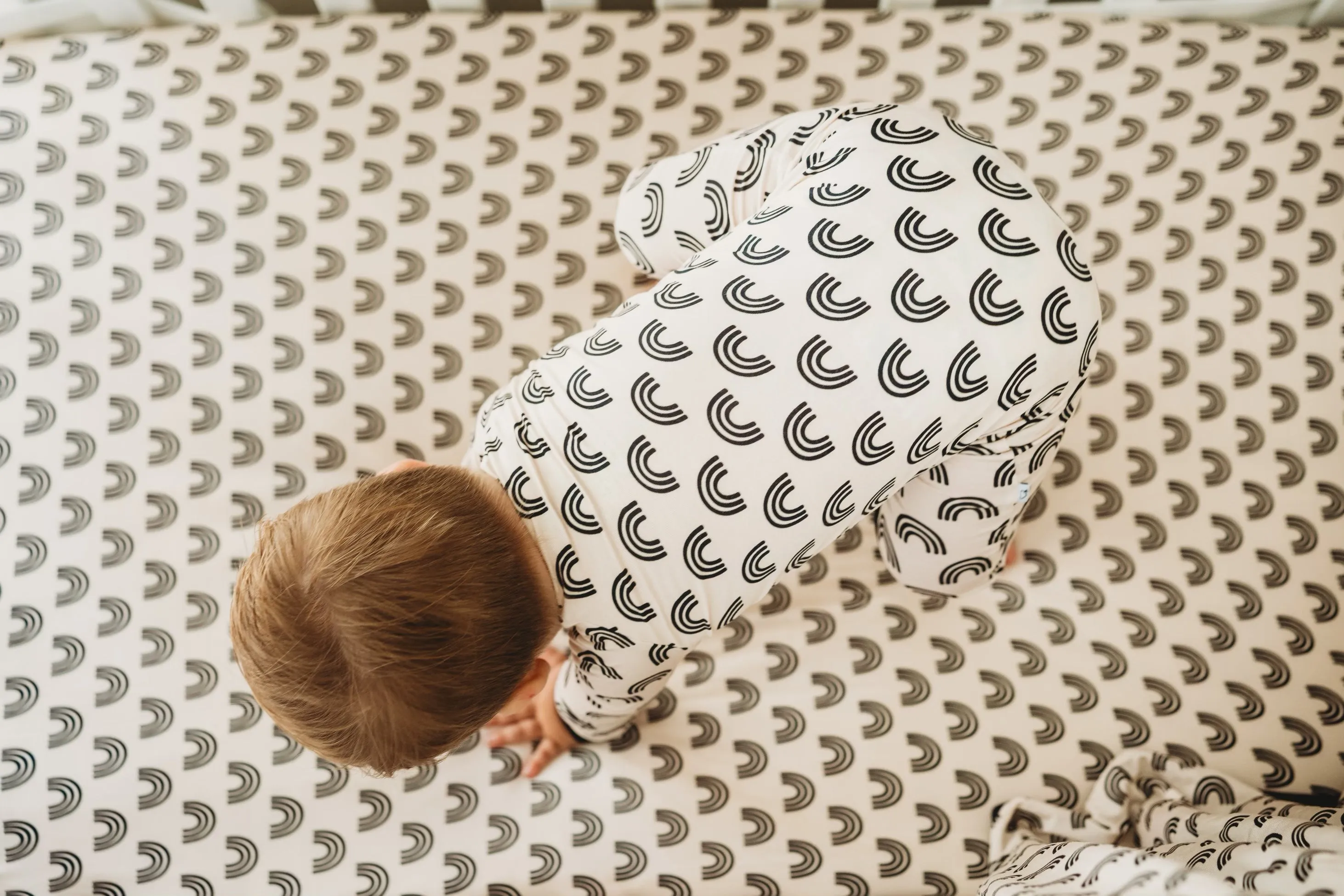 SIMPLE RAINBOW DREAM CRIB SHEET
