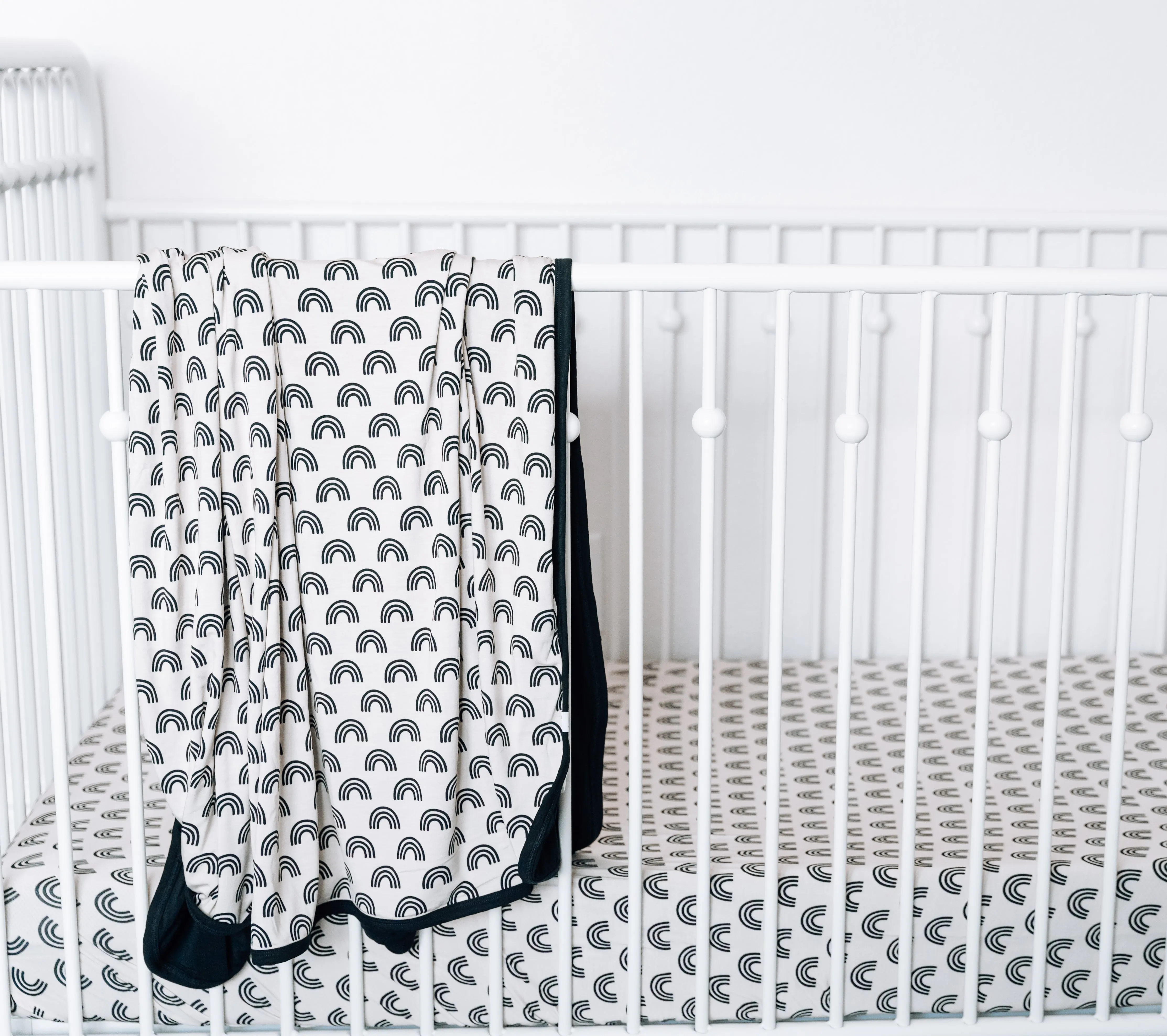 SIMPLE RAINBOW DREAM CRIB SHEET