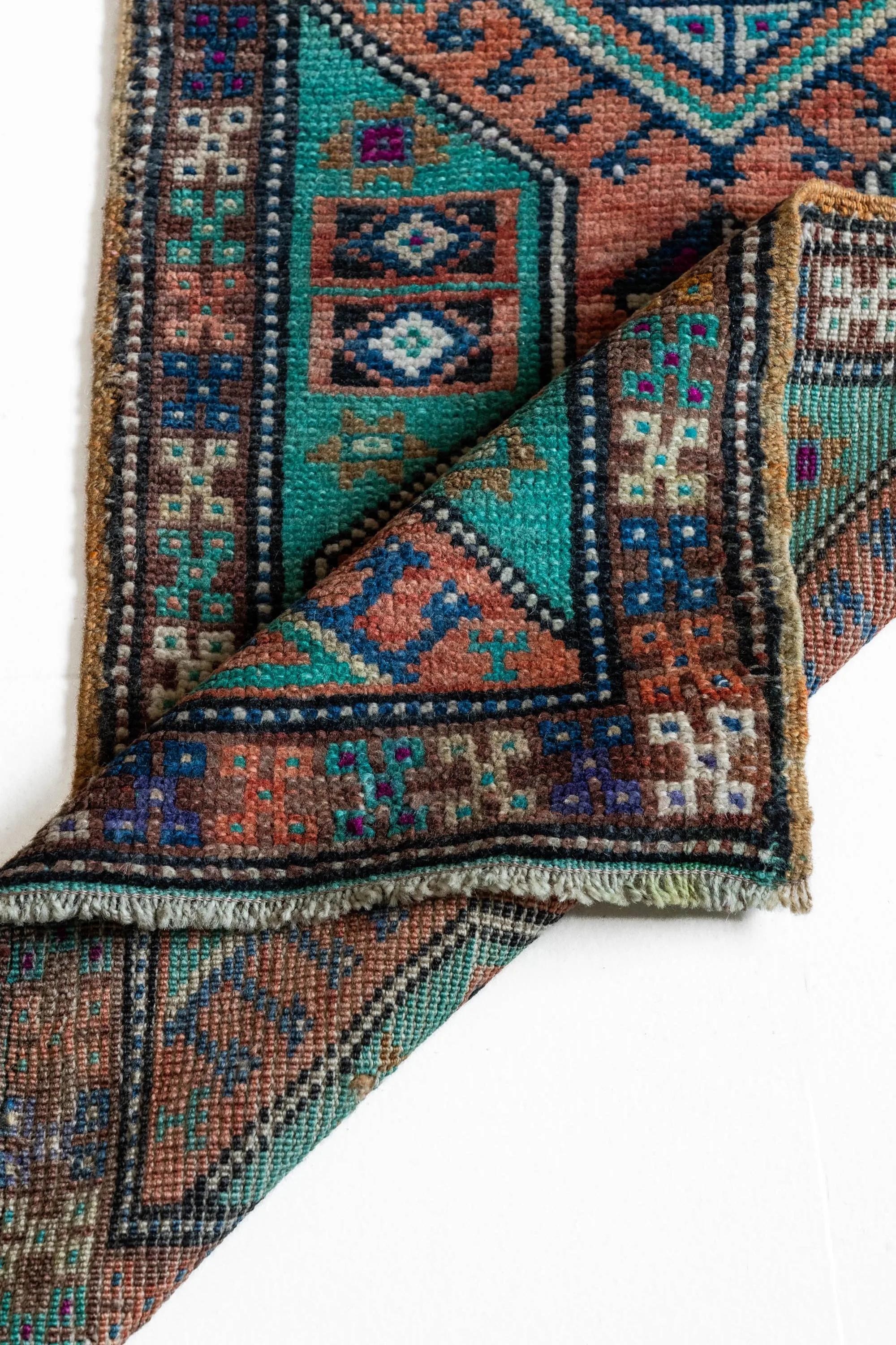 Vintage Turkish Mini Rug No. 556 | 1'10 x 2'7