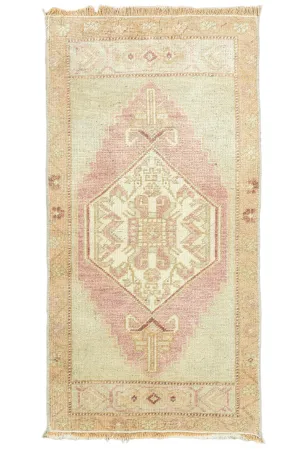 Vintage Turkish Mini Rug No. 699 | 1'8 x 3'4