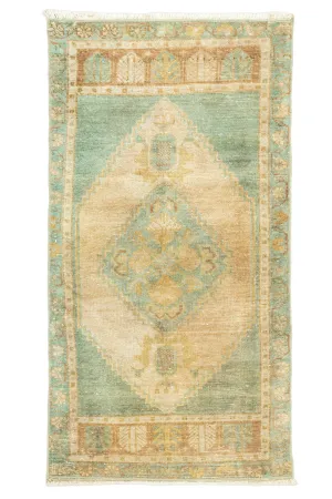 Vintage Turkish Mini Rug No. 705 | 1'8 x 3'1